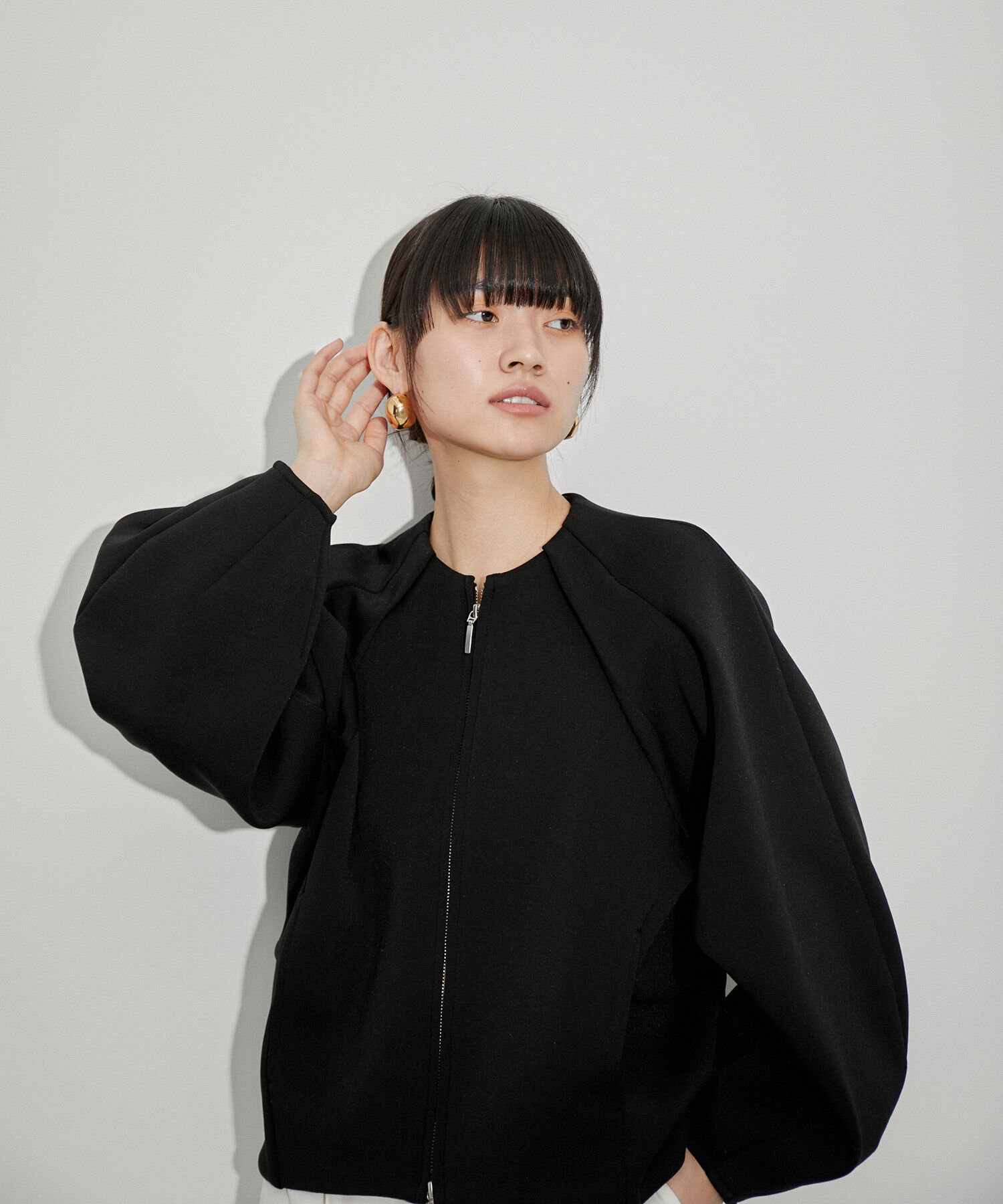 ADAM ET ROPE'「【サステナブル】ダンボールコクーンブルゾン」|ブルゾン・スタジャン|ブラック(01)