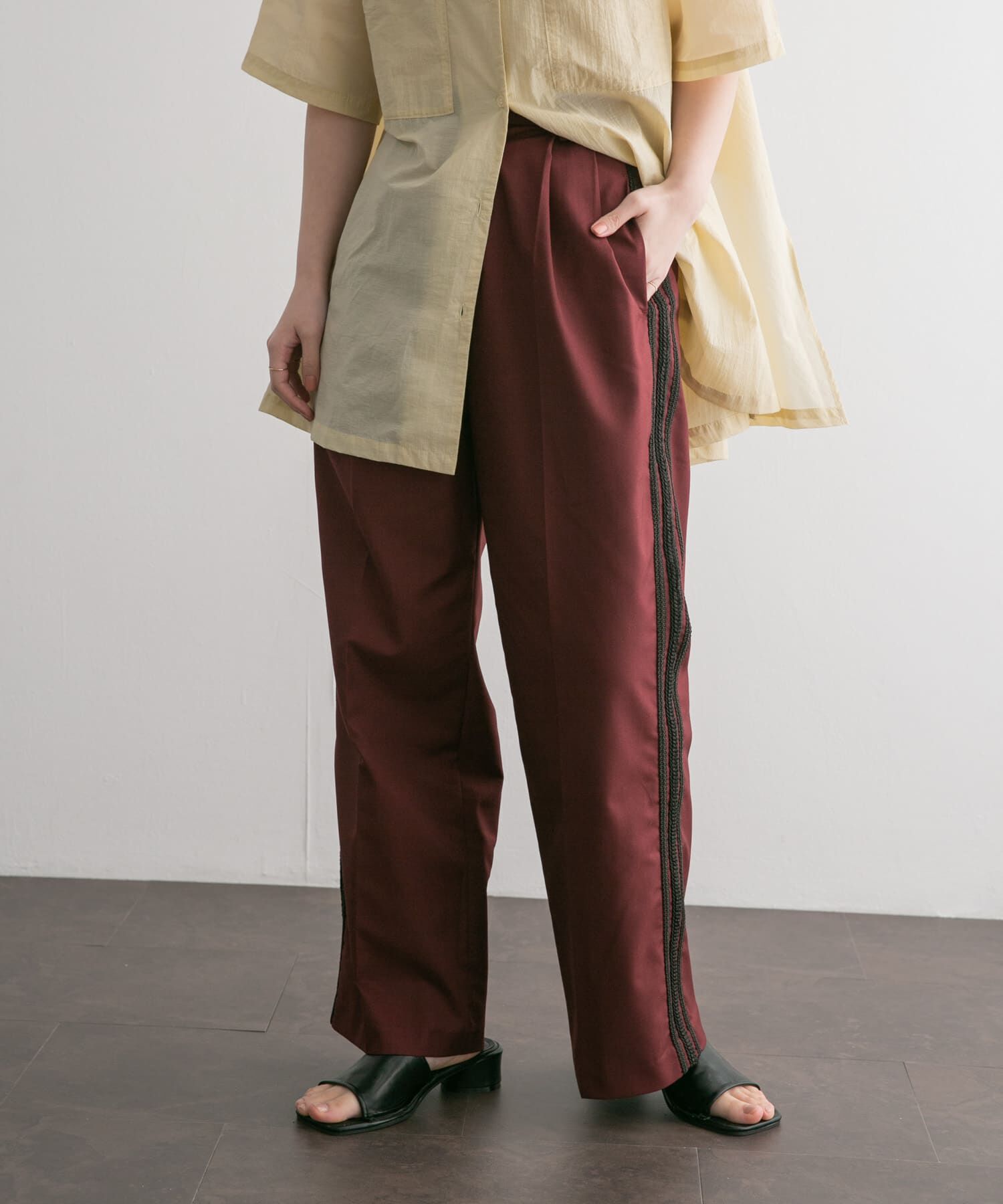  「『2サイズ展開』ブレードラインタックパンツ」|その他|ボルドー