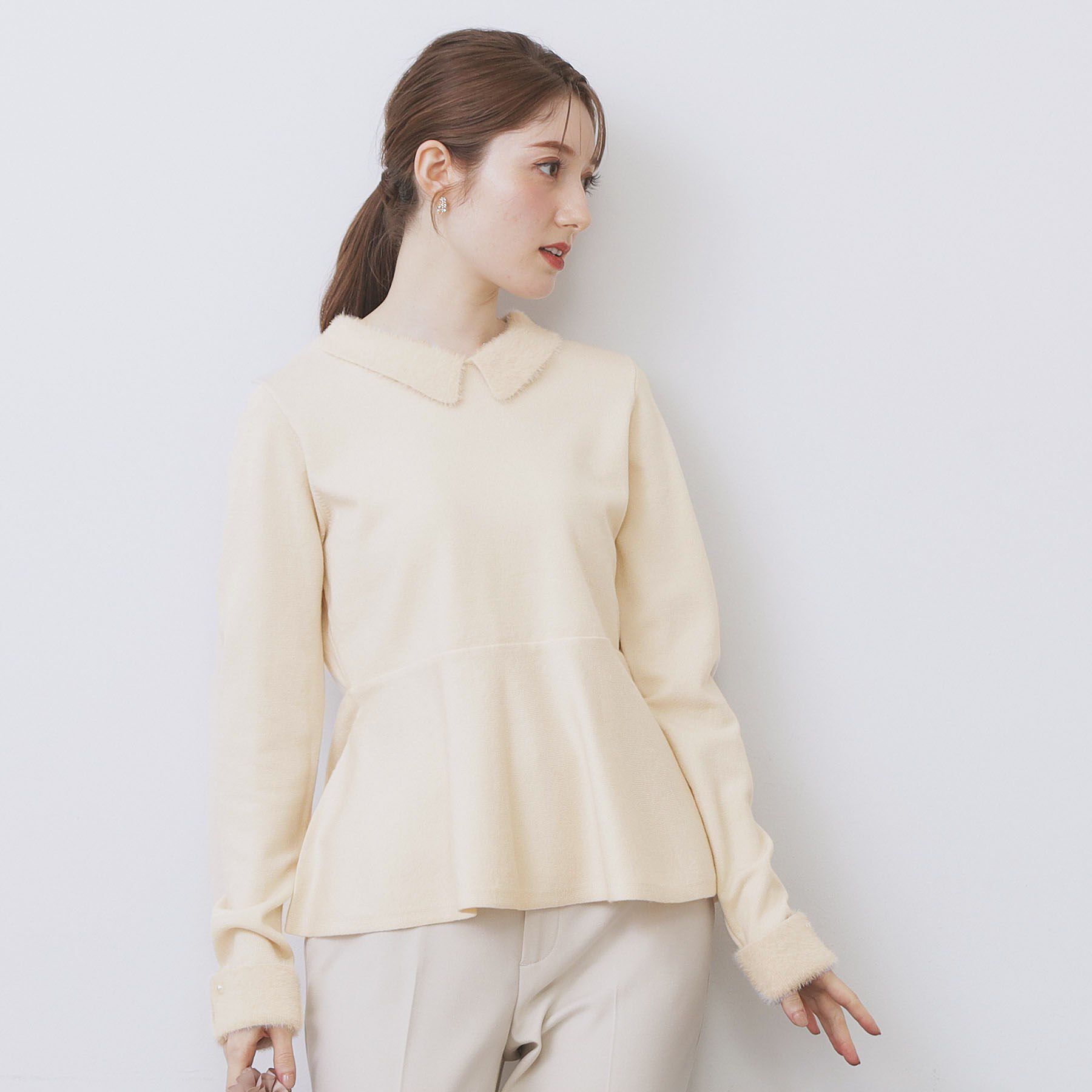 index「フェザードッキングペプラムニット【洗濯機OK】」|ニット・セーター|オフホワイト(003