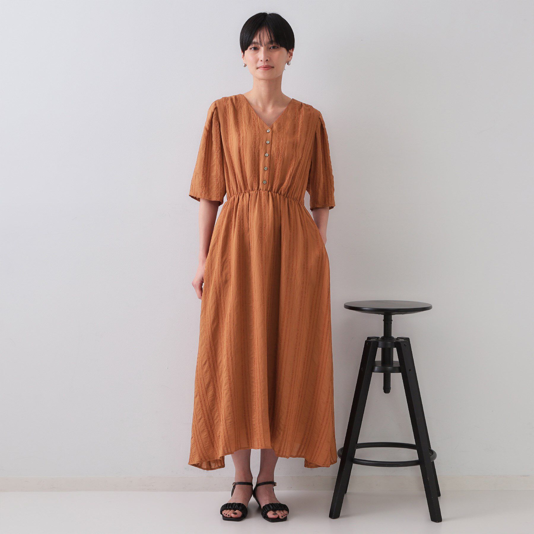 OPAQUE.CLIP「Vネックフィット＆フレアワンピース」|ワンピース|