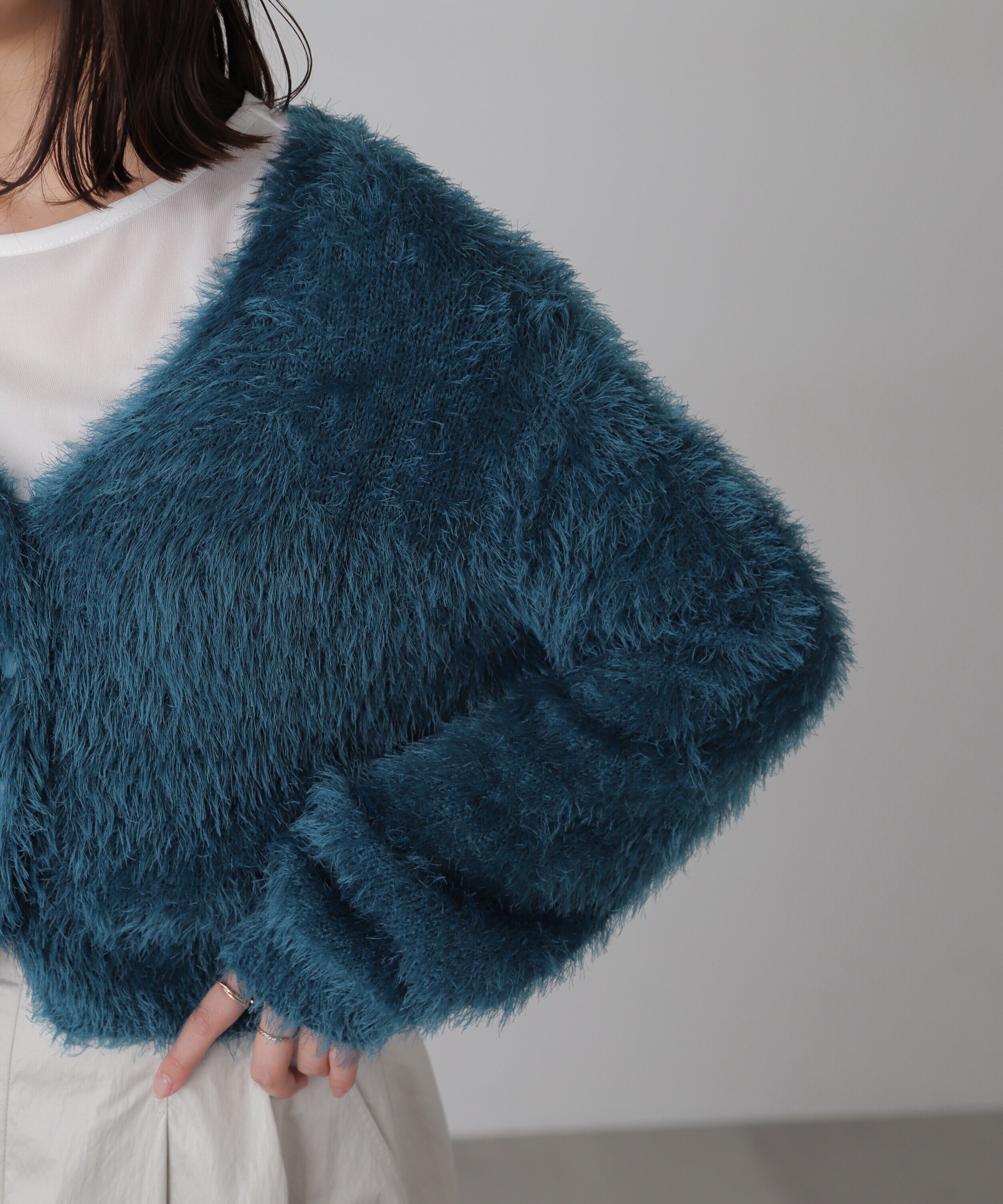  「Vネックフェザーショート丈カーディガン」|ニット・セーター|