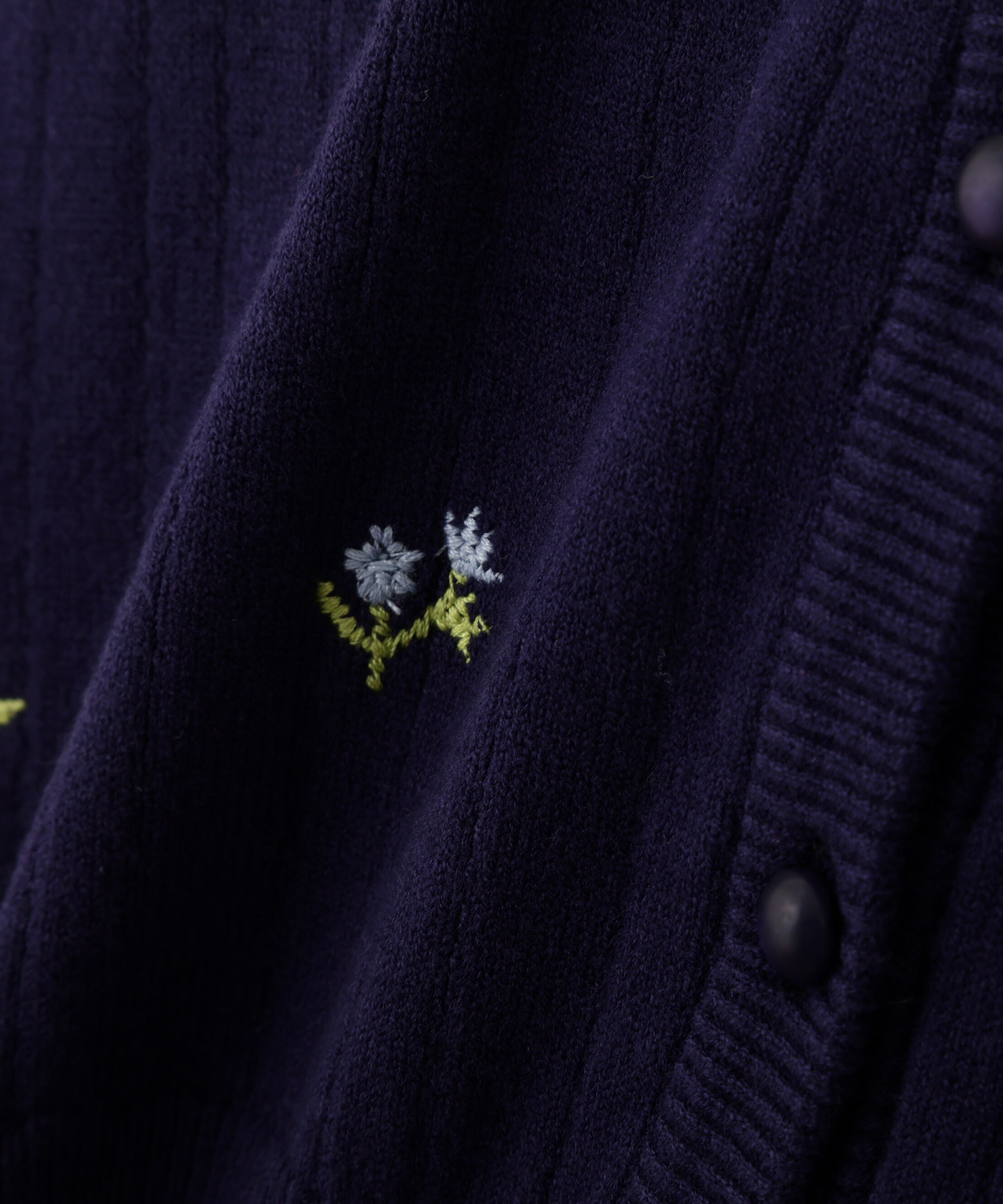  「フラワー刺繍針抜きニットカーディガン」|ニット・セーター|