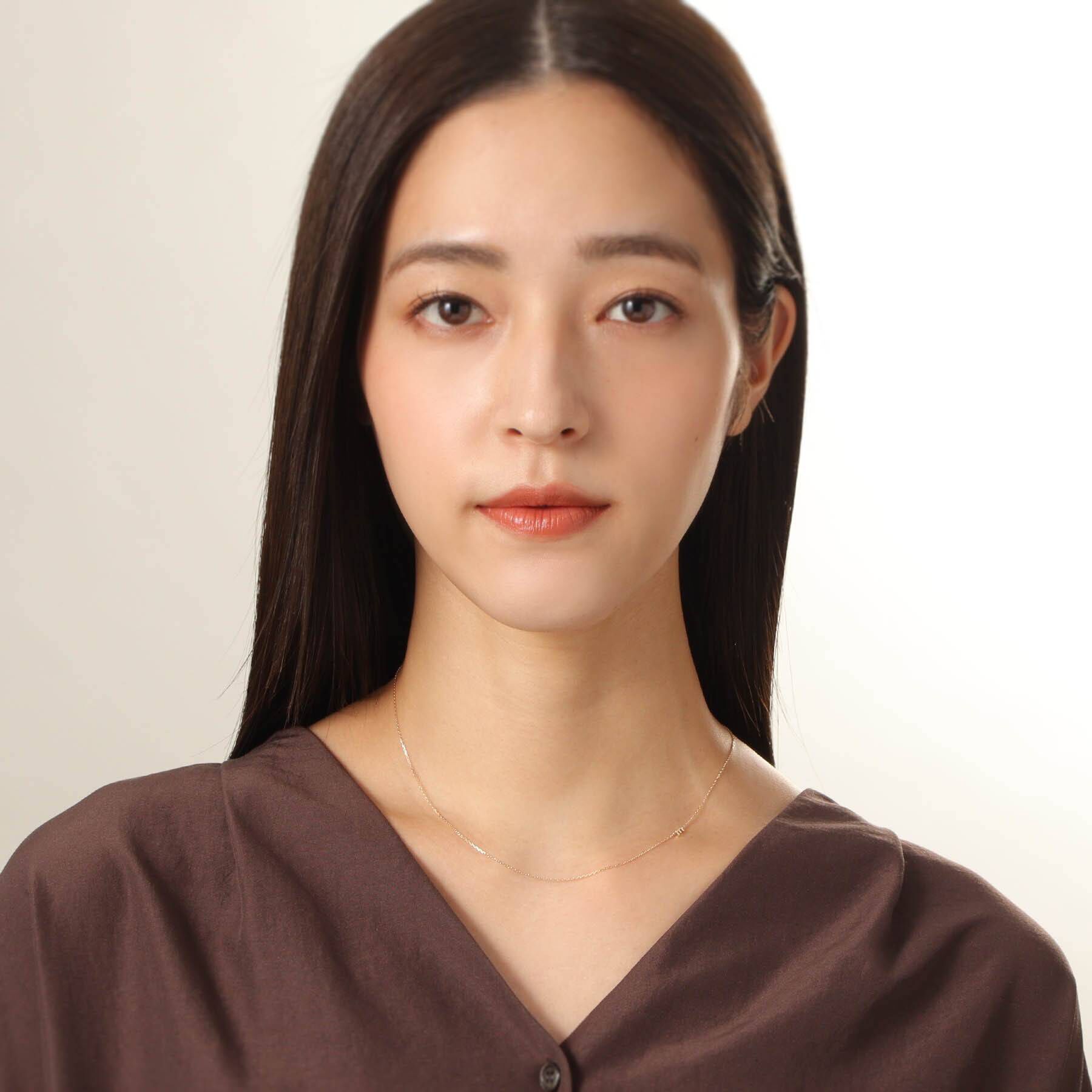 COCOSHNIK「【WEB限定】K10イニシャルＥ ネックレス」|ネックレス|