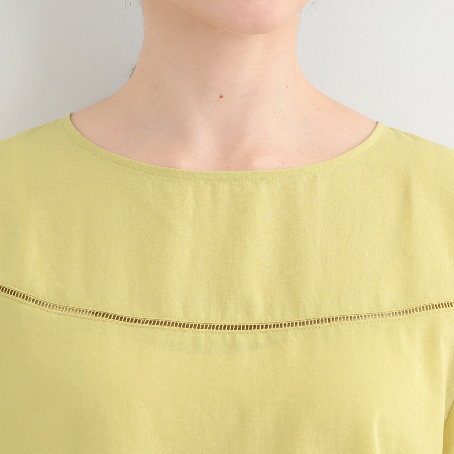 SHOO･LA･RUE「【洗濯機可/S-LL】透かし編み柄が上品な レース切り替えブラウス」|シャツ・ブラウス|