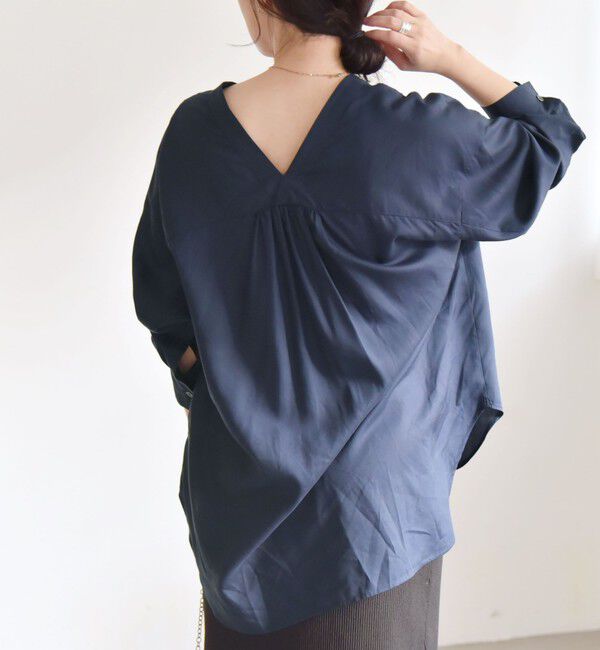 quaranciel「quaranciel:〈手洗い可能〉Vネック バック ギャザー ブラウス」|シャツ・ブラウス|ネイビー