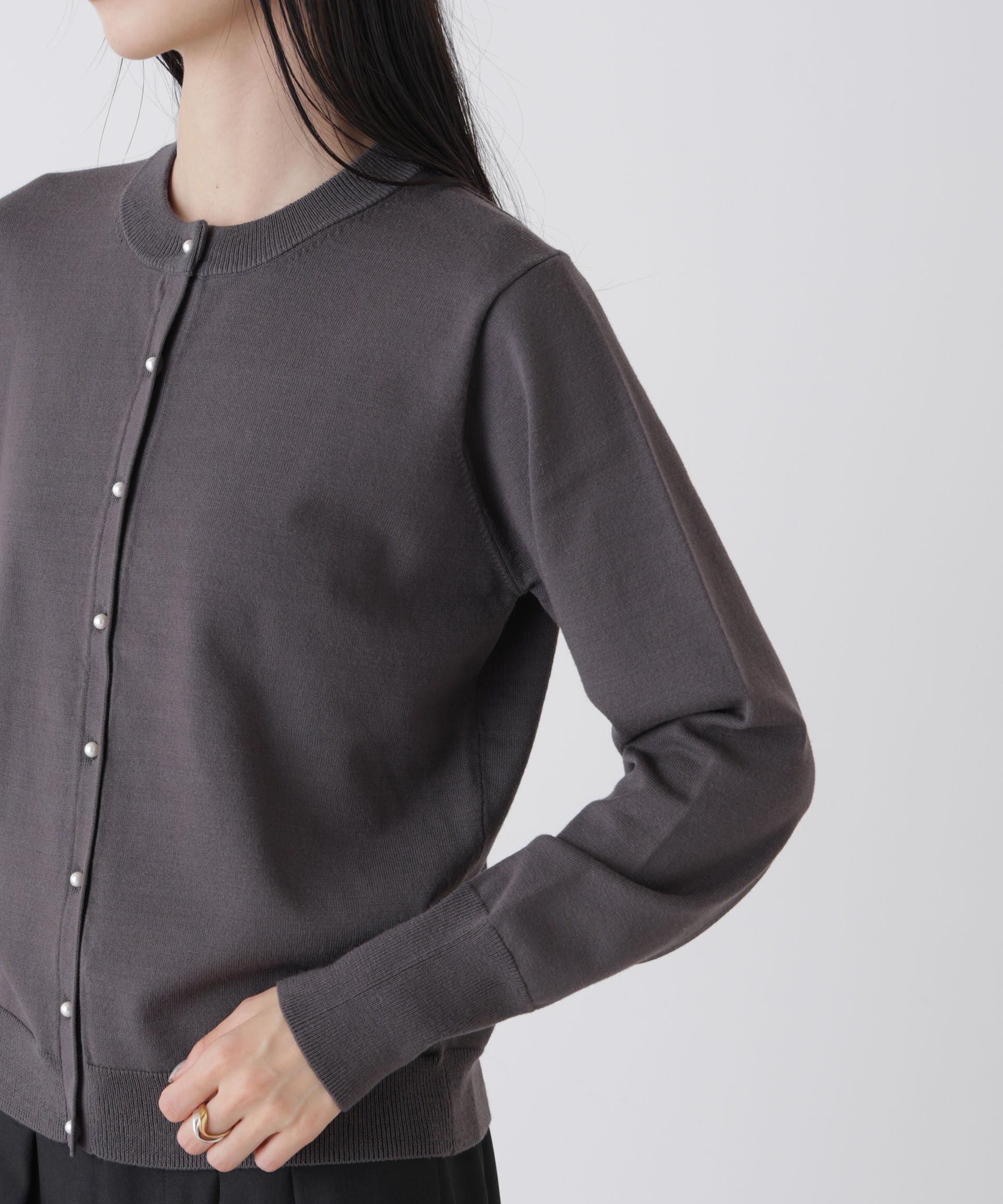 nano･universe「洗濯機洗可バンブーレーヨンニット パールボタンカーディガン」|ニット・セーター|