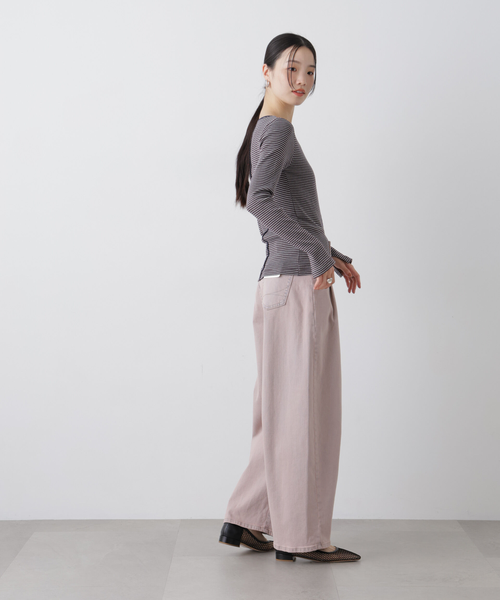 nano･universe「SOMETHING/HANA TUCK CURVE TAPERED」|チノ|