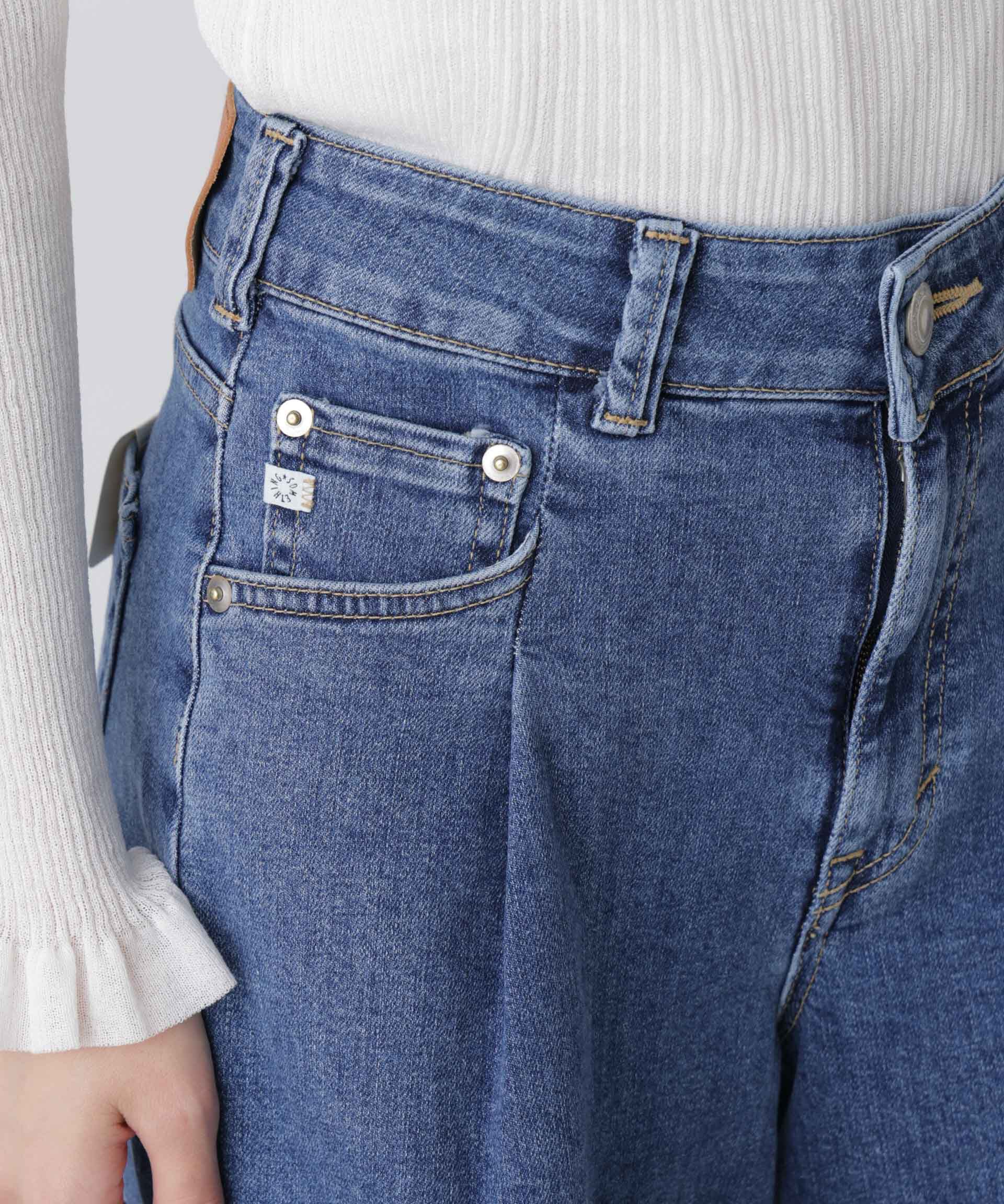 nano･universe「SOMETHING/HANA TUCK CURVE TAPERED」|チノ|