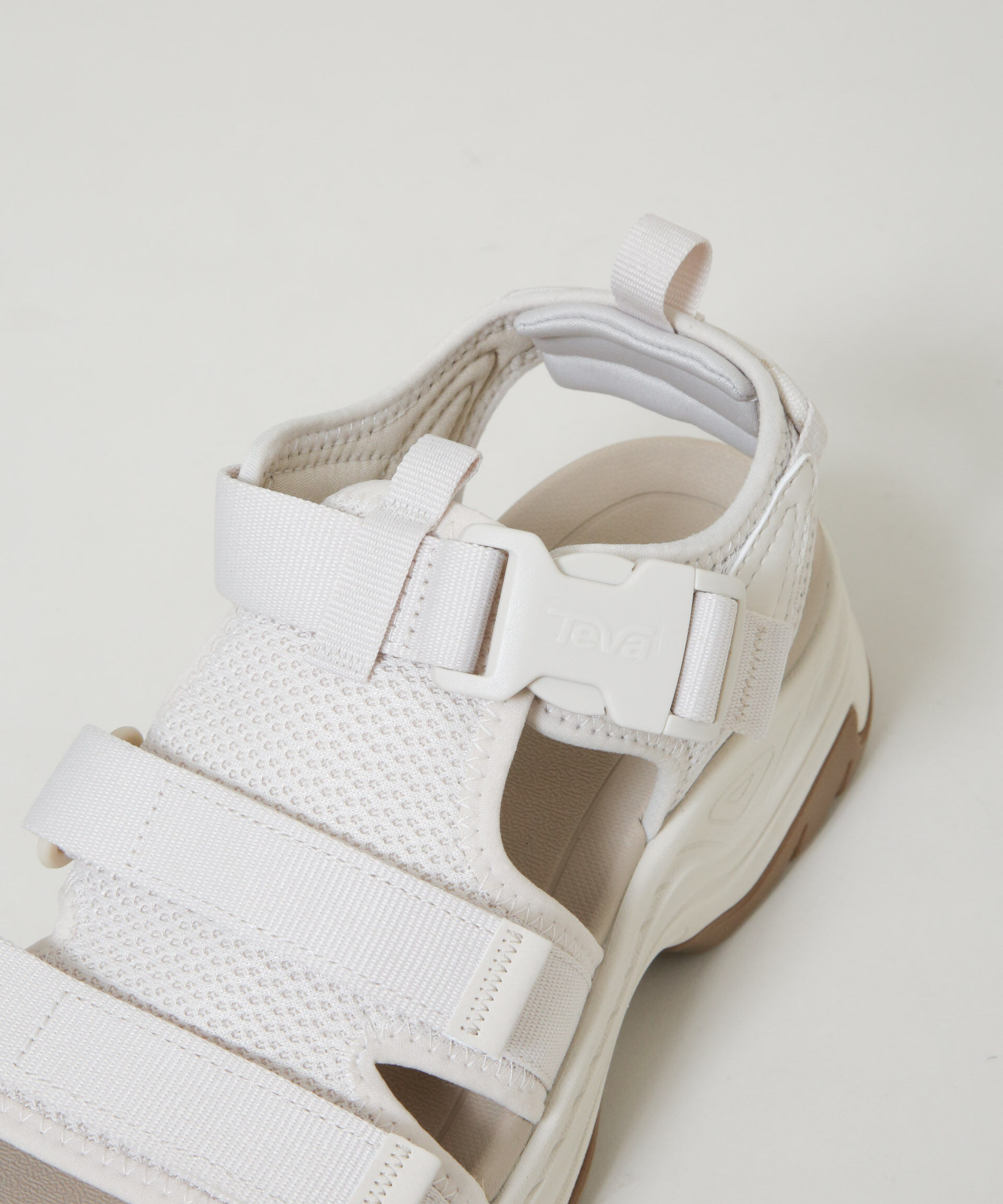 nano･universe「Teva/Hurricane Ampsole Gaila BIRCH」|サンダル|