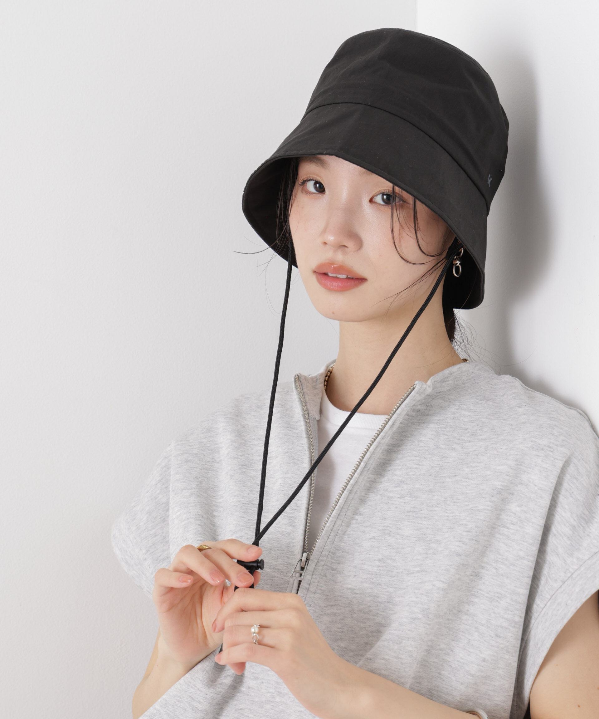 nano･universe「Healthknit/別注ドローコード付ワンポイント刺繍HAT」|キャップ・キャスケット|