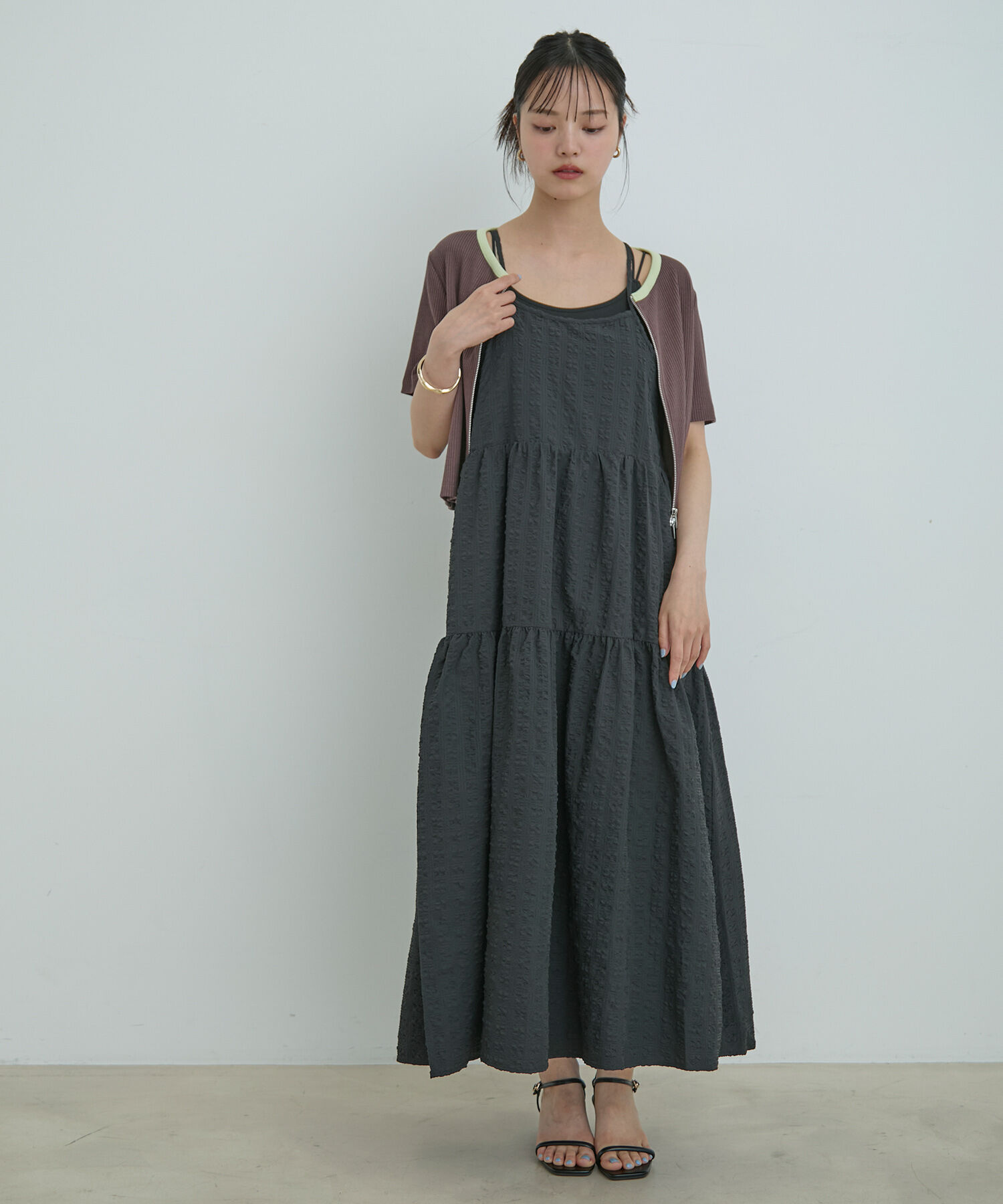 VIS「【洗える】ぽこぽこチェック柄ティアードキャミワンピース」|ワンピース|