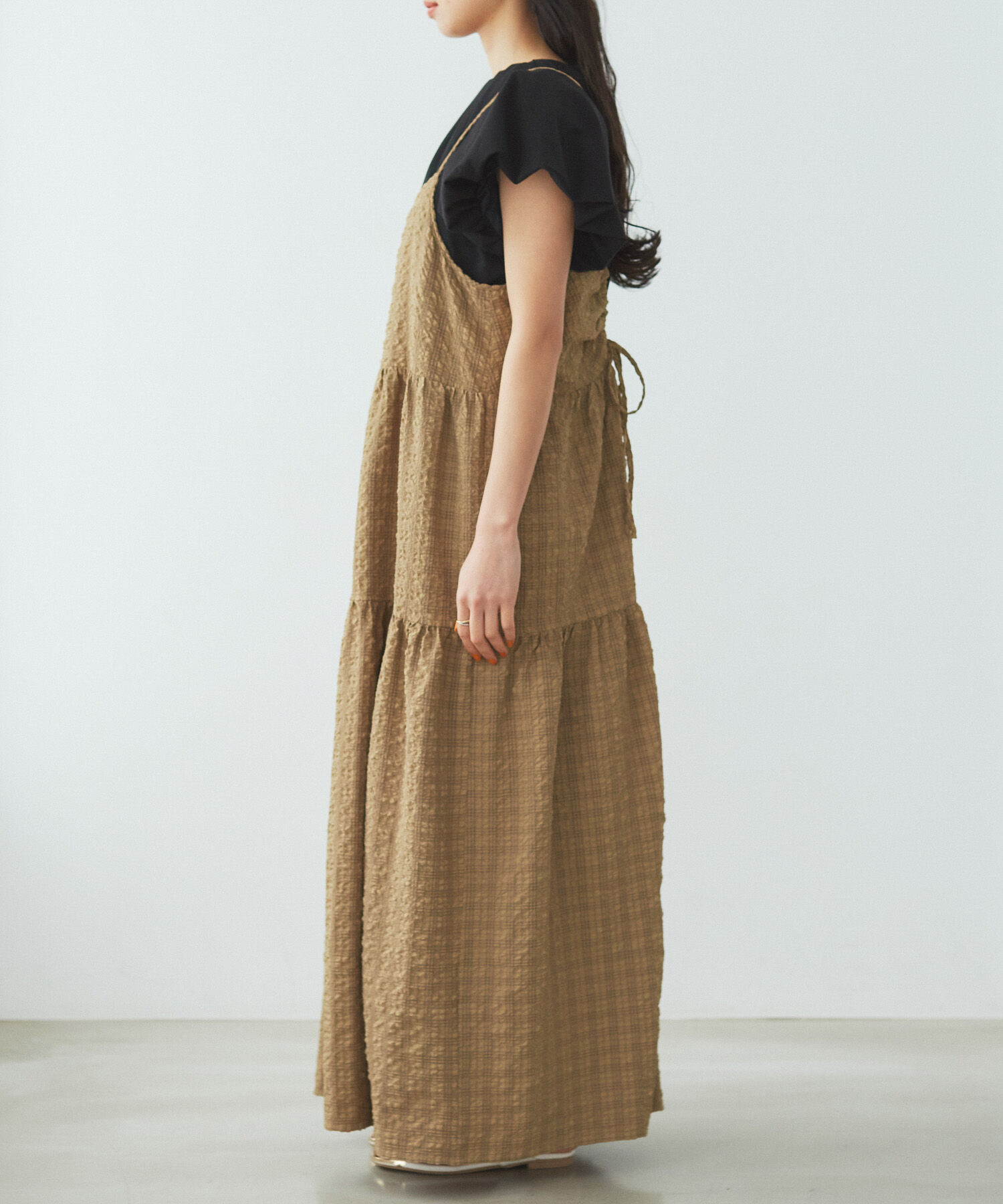 VIS「【洗える】ぽこぽこチェック柄ティアードキャミワンピース」|ワンピース|