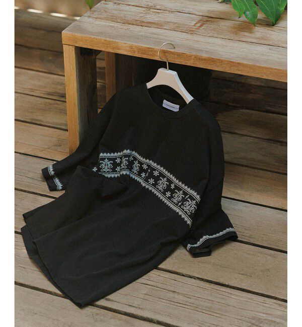 ADAM ET ROPE'「クロスステッチ ボックスシルエット Tシャツ」|Tシャツ・カットソー|