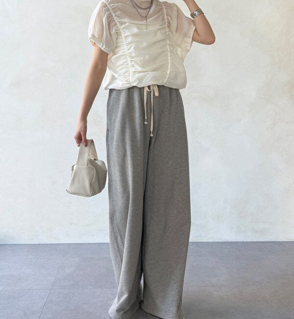  「【WEB限定】キュプラ混シャーリングブラウス」|シャツ・ブラウス|