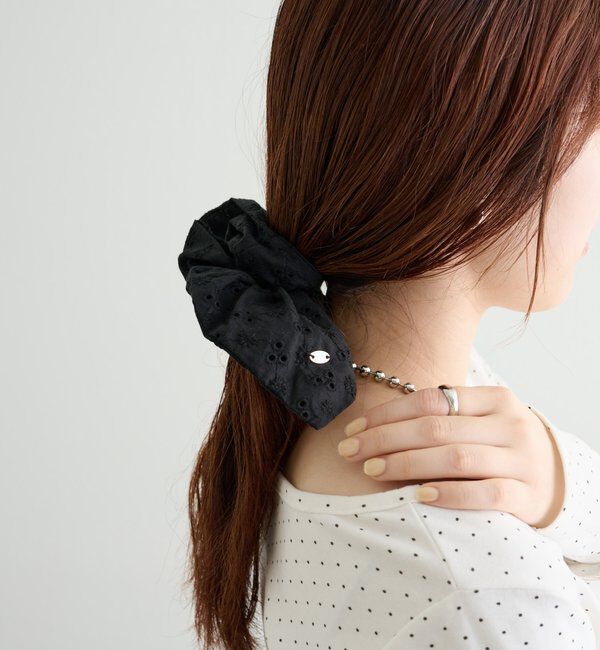  「チャーム付きフラワーシュシュ」|その他|ブラック