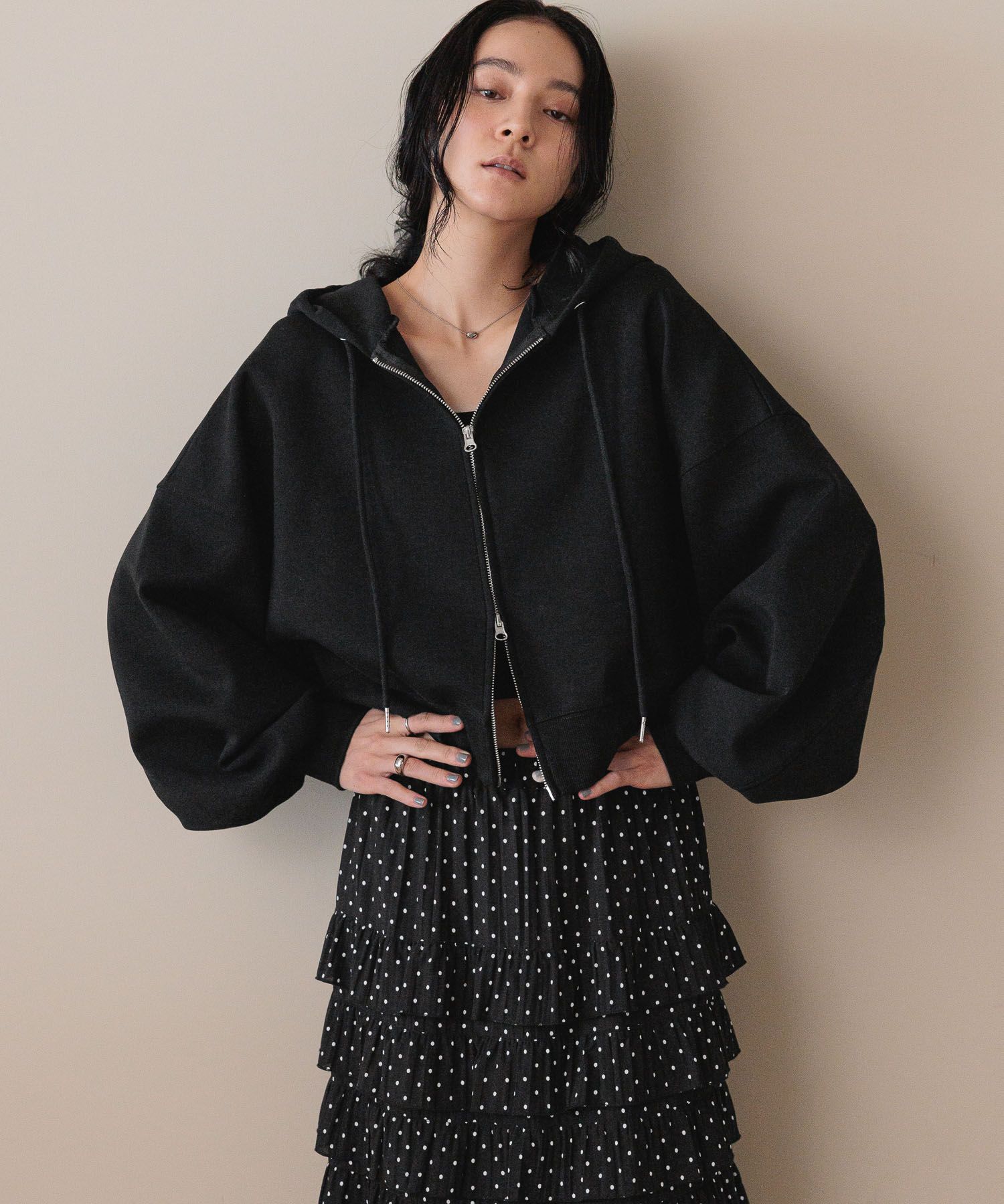 LOWRYS FARM「ＺＩＰショートフーディ」|パーカー|BLK