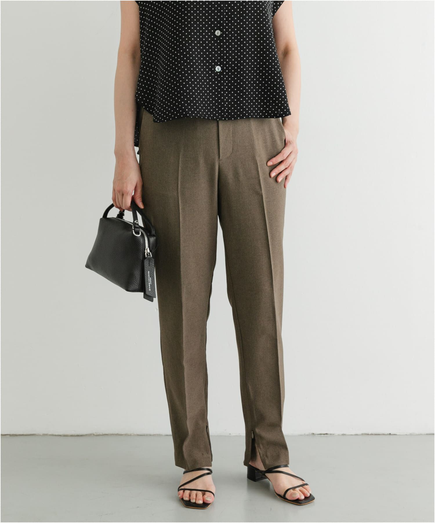 URBAN RESEARCH ROSSO「『UR TECH DRYLUXE』F by ROSSO　センタープレスストレートパンツ」|その他|