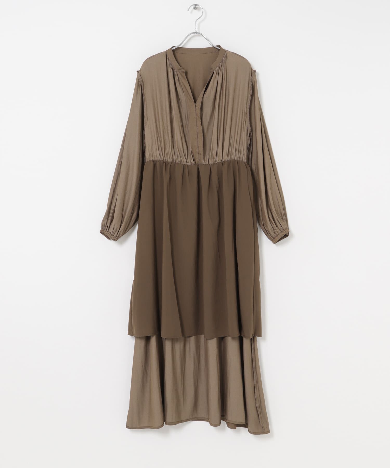 URBAN RESEARCH DOORS「『スタッフ企画』切替ギャザーフレアワンピース」|ワンピース|