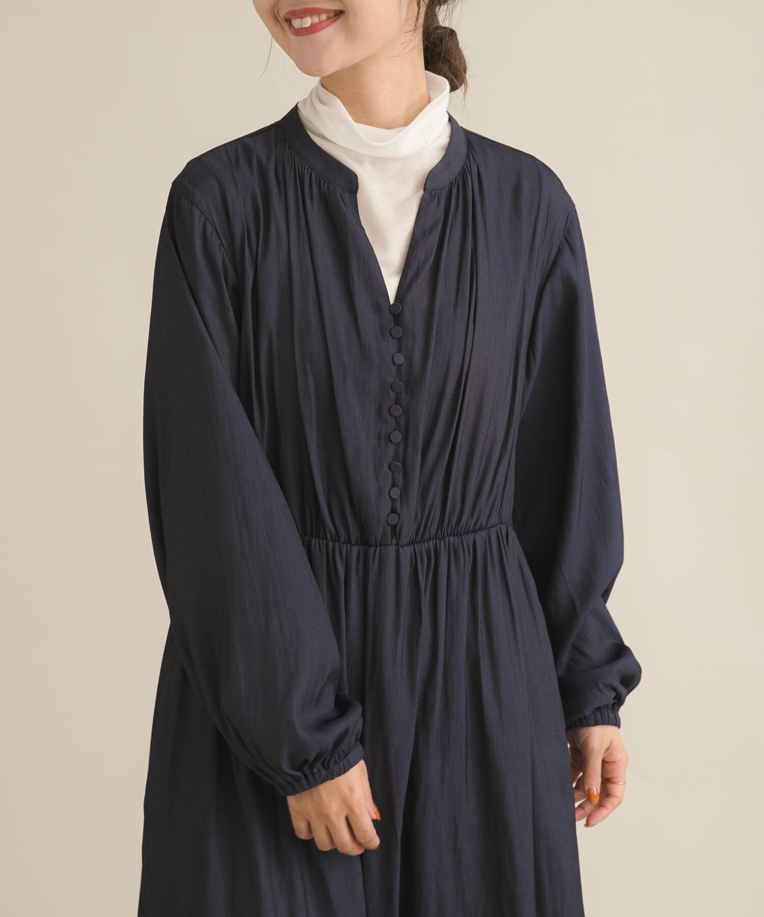 URBAN RESEARCH DOORS「『スタッフ企画』切替ギャザーフレアワンピース」|ワンピース|