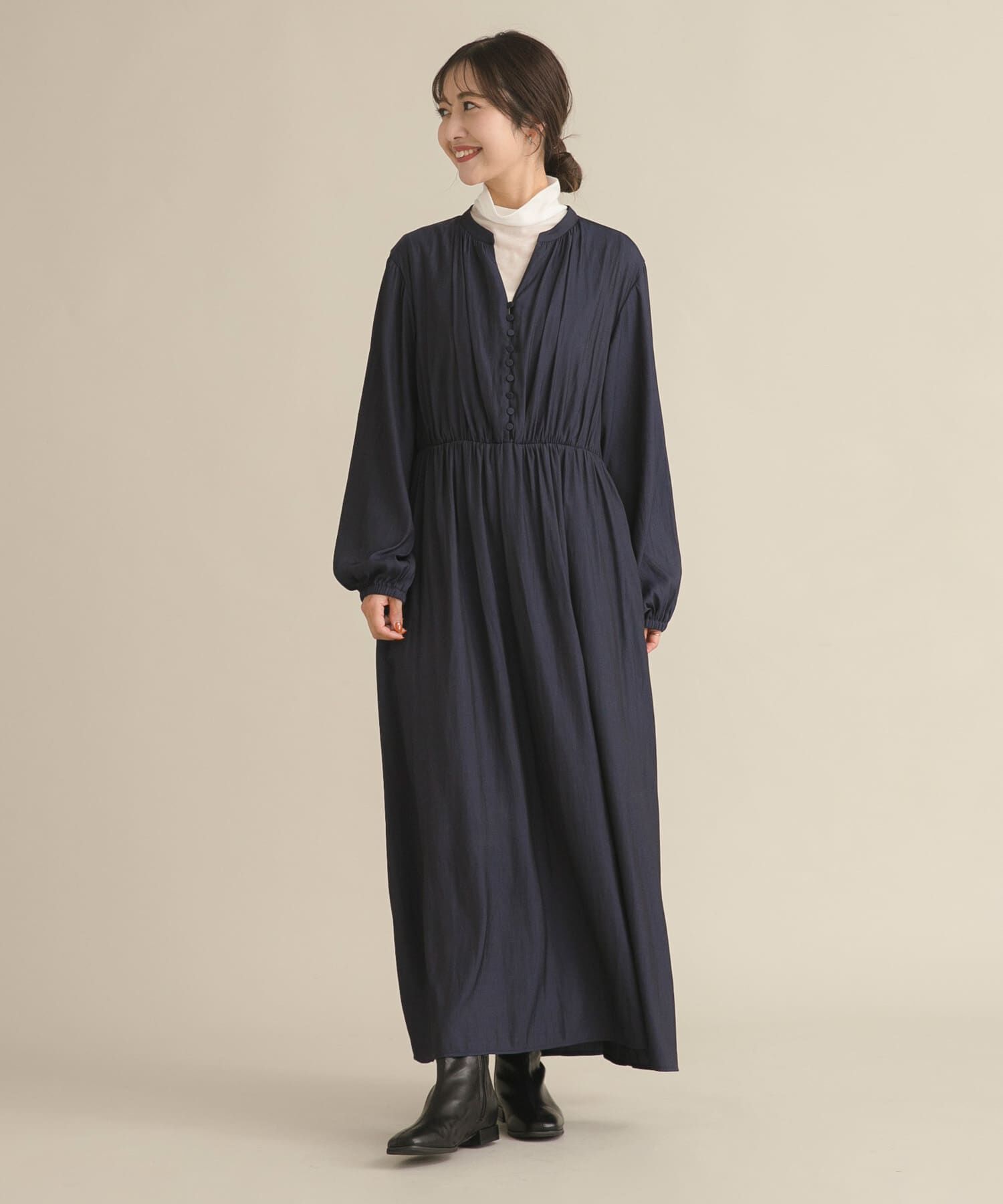 URBAN RESEARCH DOORS「『スタッフ企画』切替ギャザーフレアワンピース」|ワンピース|