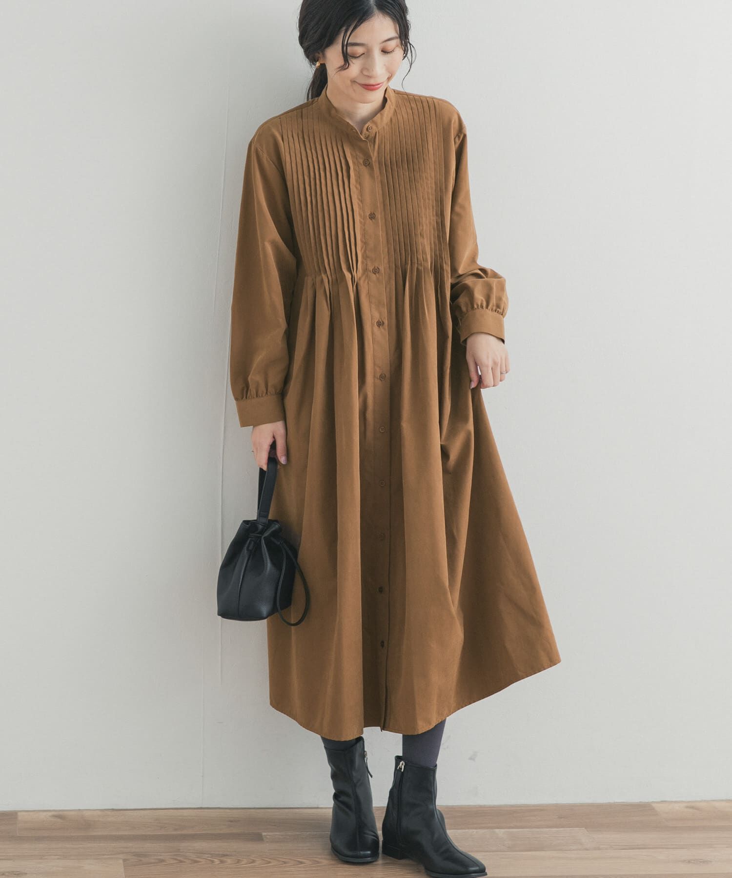 URBAN RESEARCH DOORS「ピーチタッチピンタックワンピース」|ワンピース|キャメル