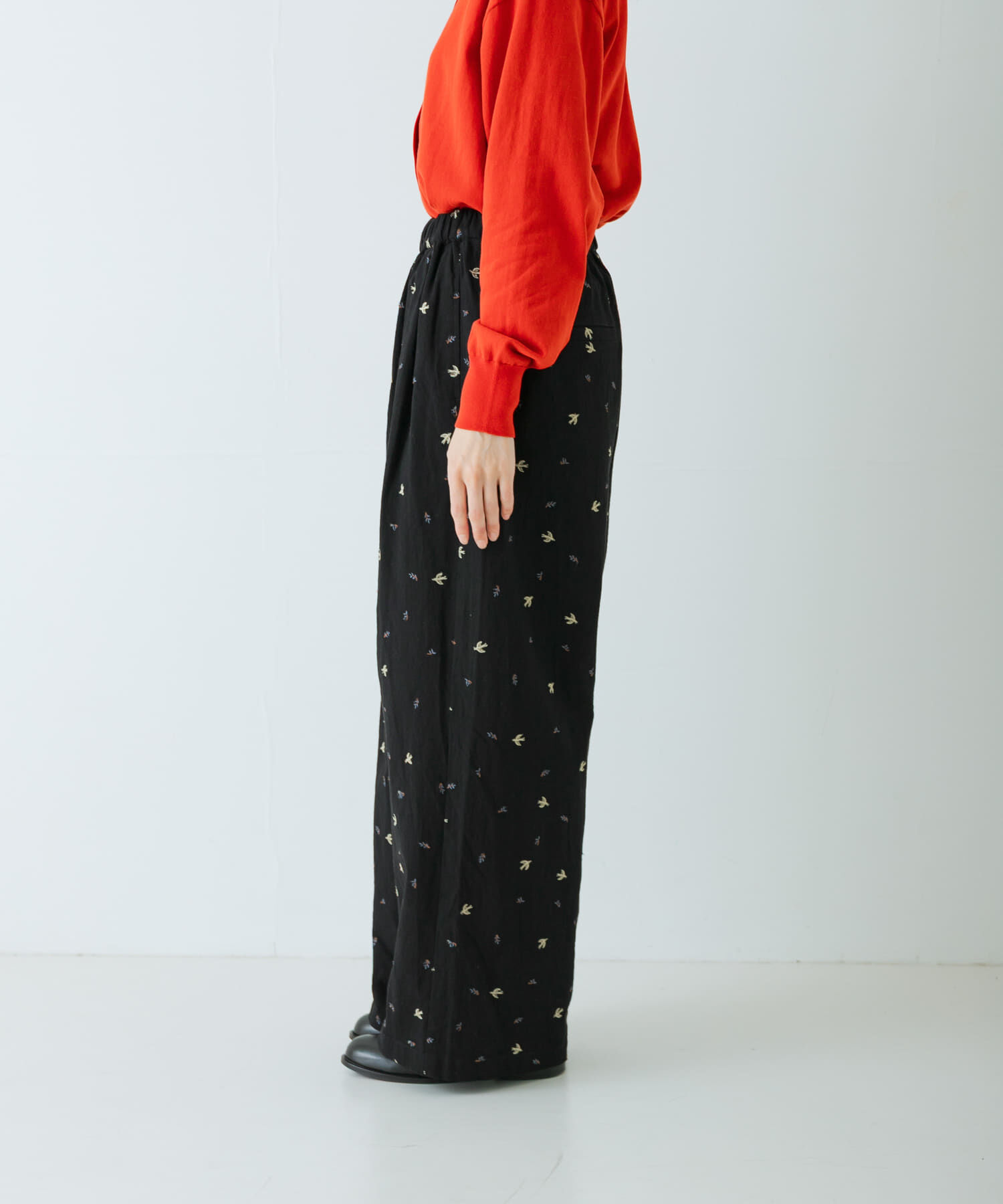 かぐれ「ツバメ刺繍イージーパンツ」|その他|