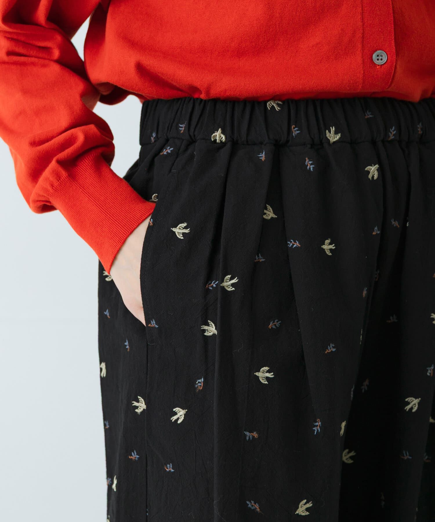 かぐれ「ツバメ刺繍イージーパンツ」|その他|