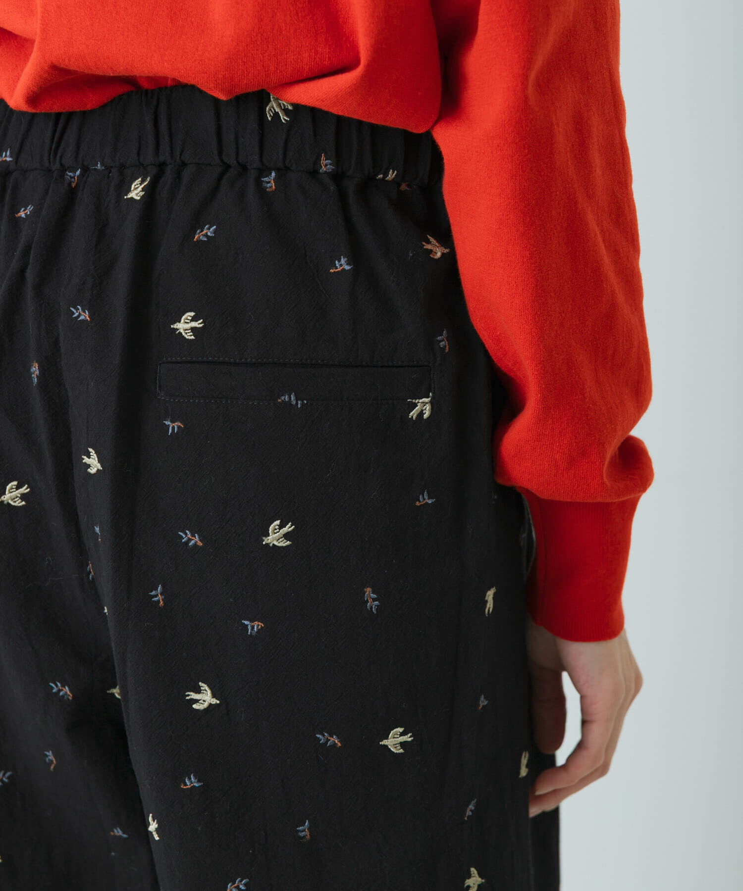 かぐれ「ツバメ刺繍イージーパンツ」|その他|