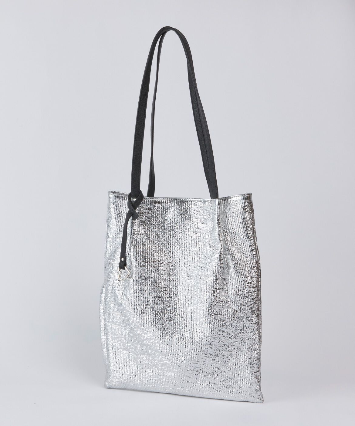 DAY by DAY it&rsquo;s international「メタリックツマミハンドルフラットトートバッグ/A4対応《COOCO/クーコ》」|トートバッグ|