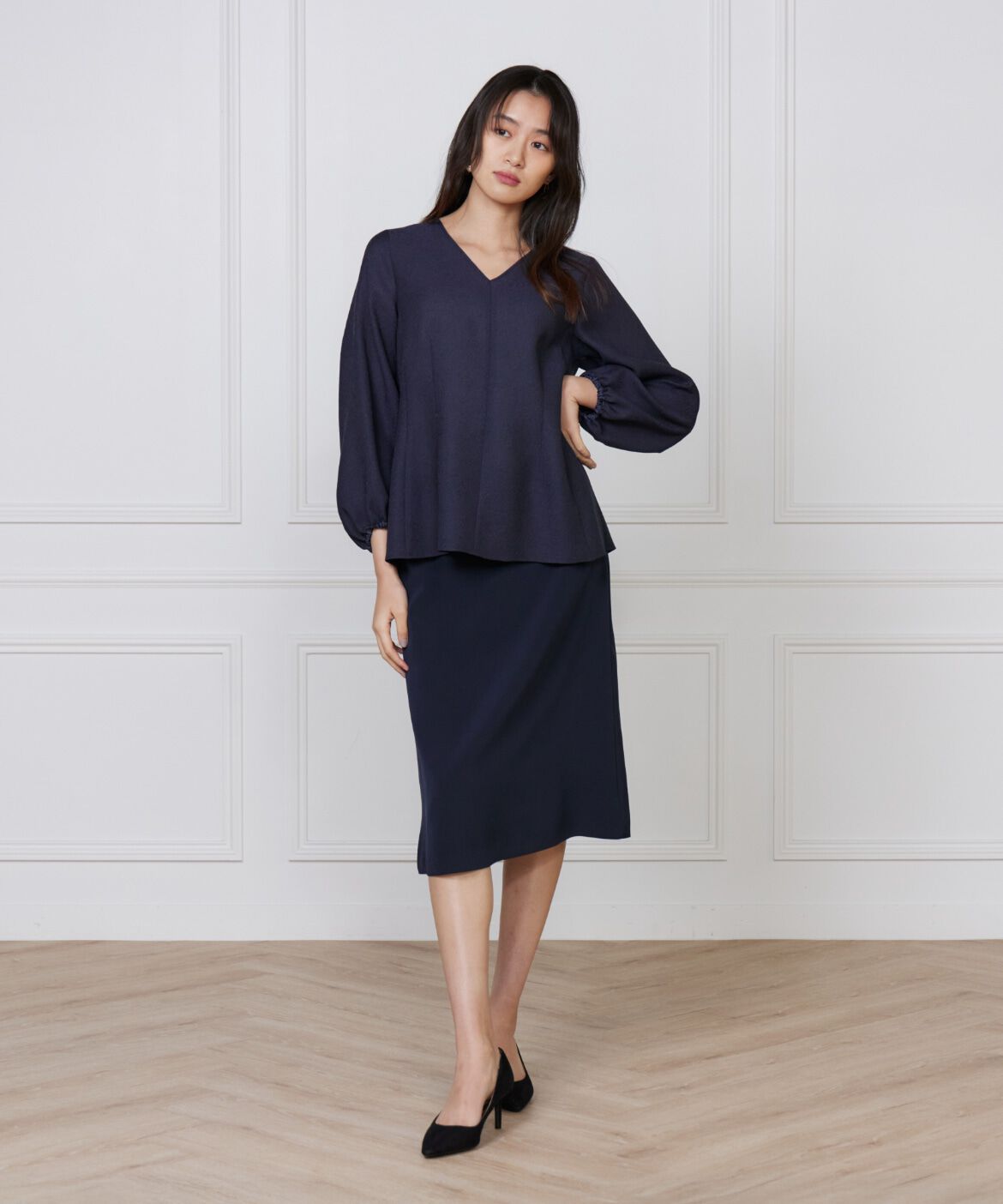 INED「《大きいサイズ》Vネックブラウス」|シャツ・ブラウス|