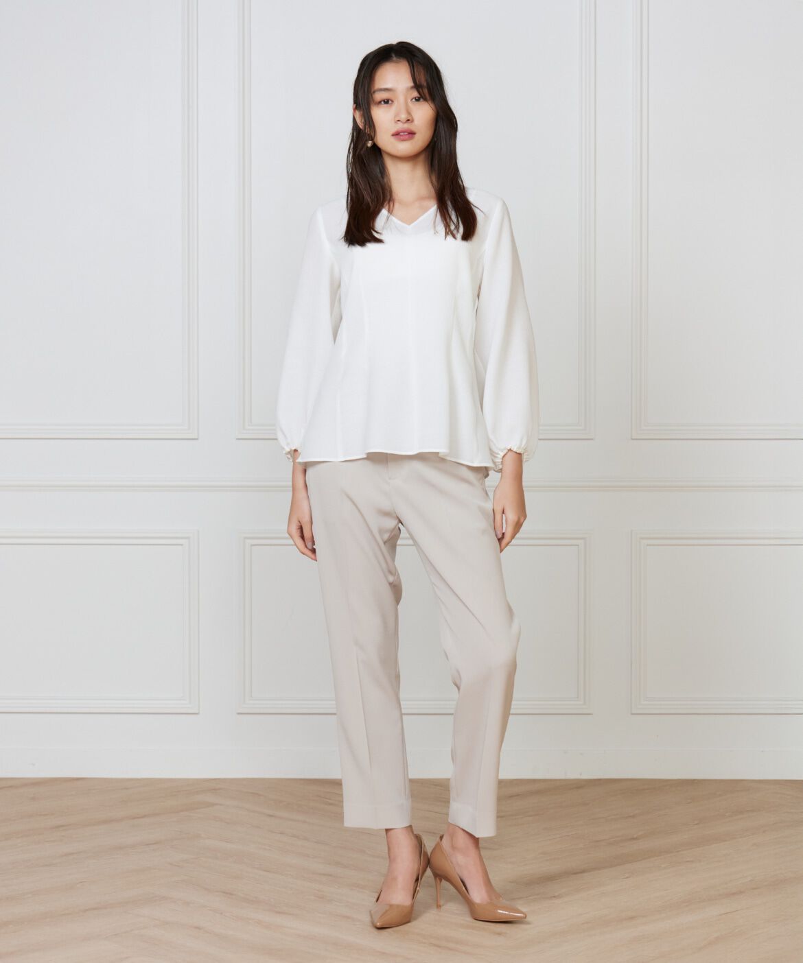 INED「《大きいサイズ》Vネックブラウス」|シャツ・ブラウス|