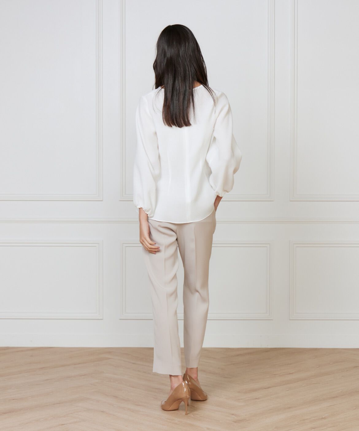 INED「《大きいサイズ》Vネックブラウス」|シャツ・ブラウス|