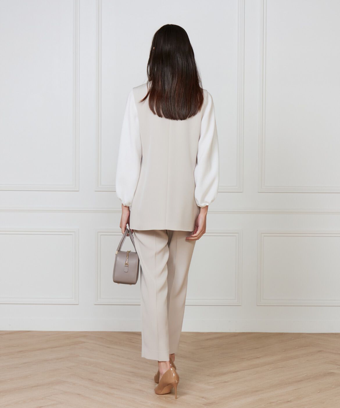 INED「《大きいサイズ》Vネックブラウス」|シャツ・ブラウス|