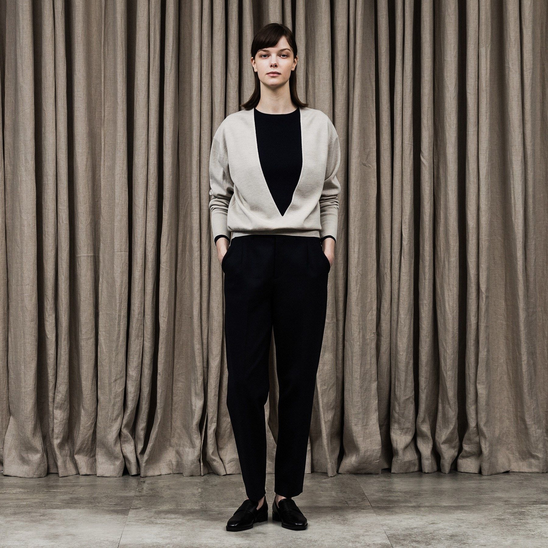 UNTITLED「ミレニアムウールVネックニット」|ニット・セーター|