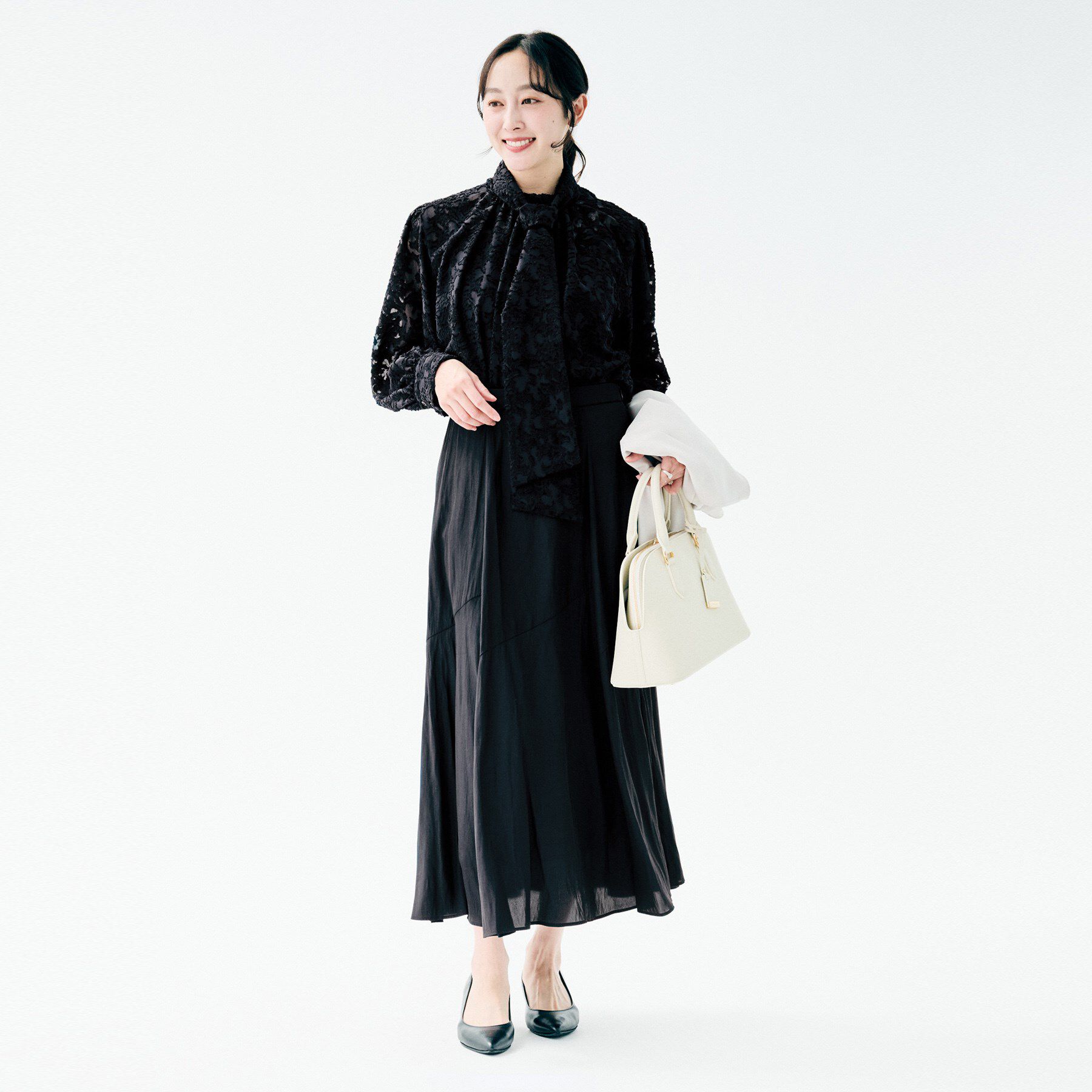 UNTITLED「【セレモニー/洗える/シアー】カットジャカード ボウタイブラウス」|シャツ・ブラウス|