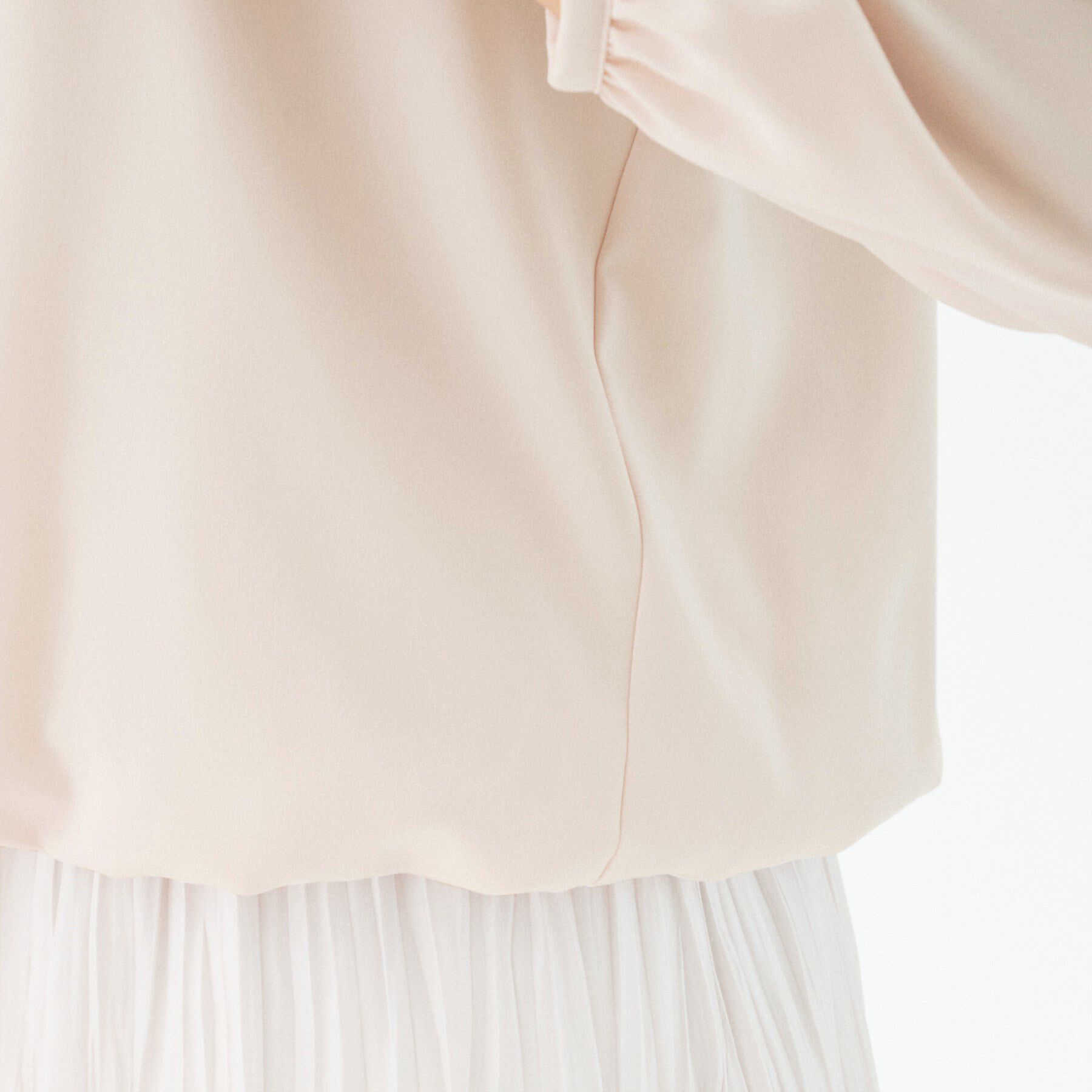 UNTITLED「【透けにくい/ウエストイン見え】タックブラウス」|シャツ・ブラウス|