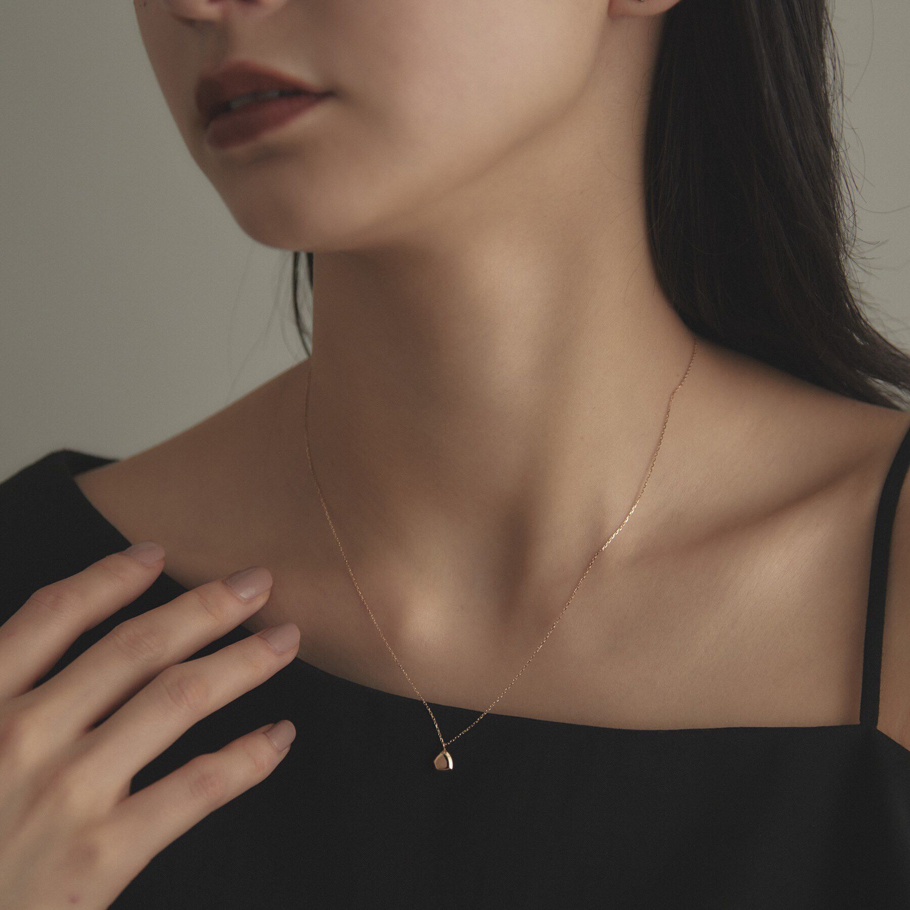 COCOSHNIK「K10中空デフォルメトラペーズ ネックレス」|ネックレス|