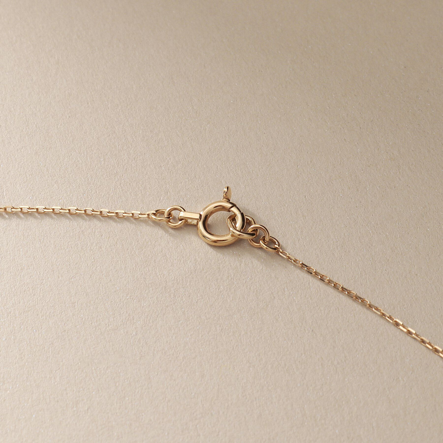 COCOSHNIK「K10中空デフォルメトラペーズ ネックレス」|ネックレス|