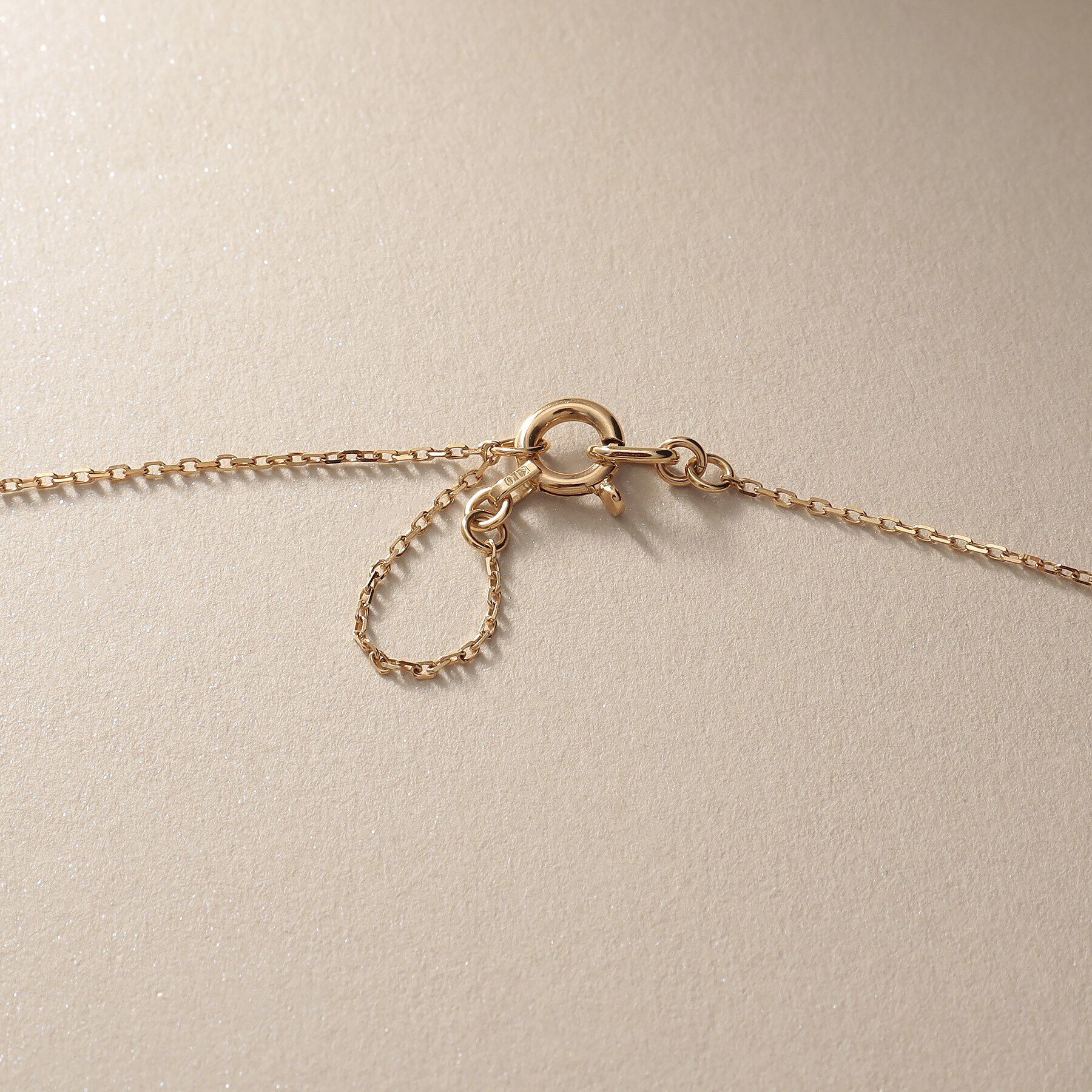 COCOSHNIK「K10中空デフォルメトラペーズ ネックレス」|ネックレス|