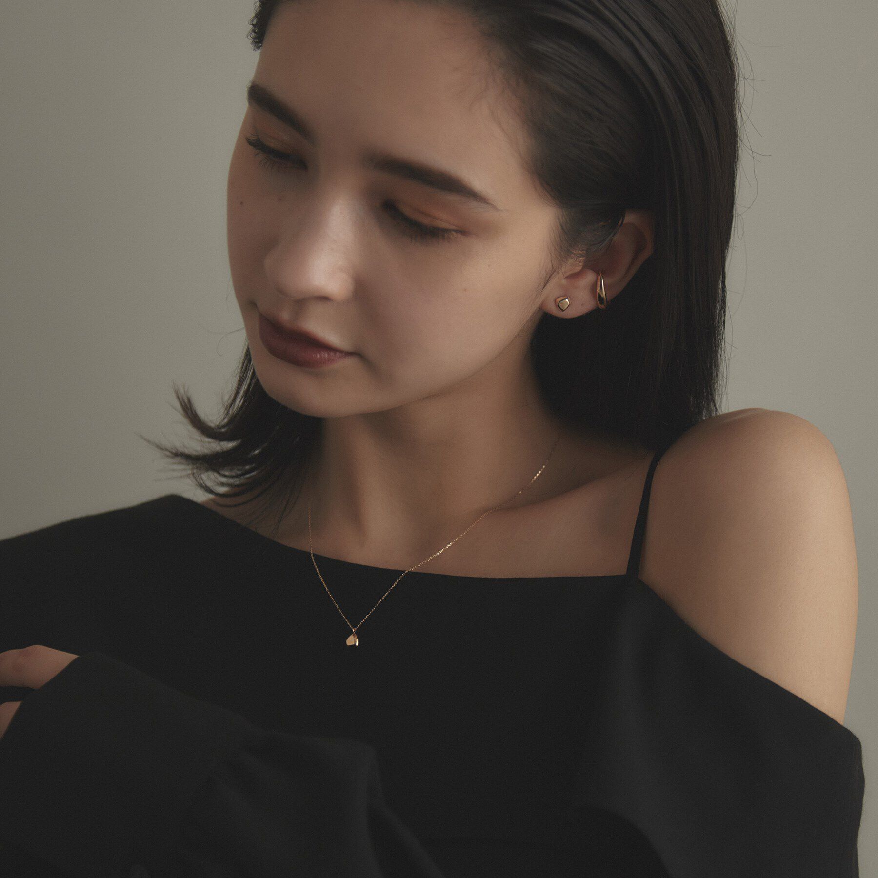 COCOSHNIK「K10中空デフォルメトラペーズ ネックレス」|ネックレス|