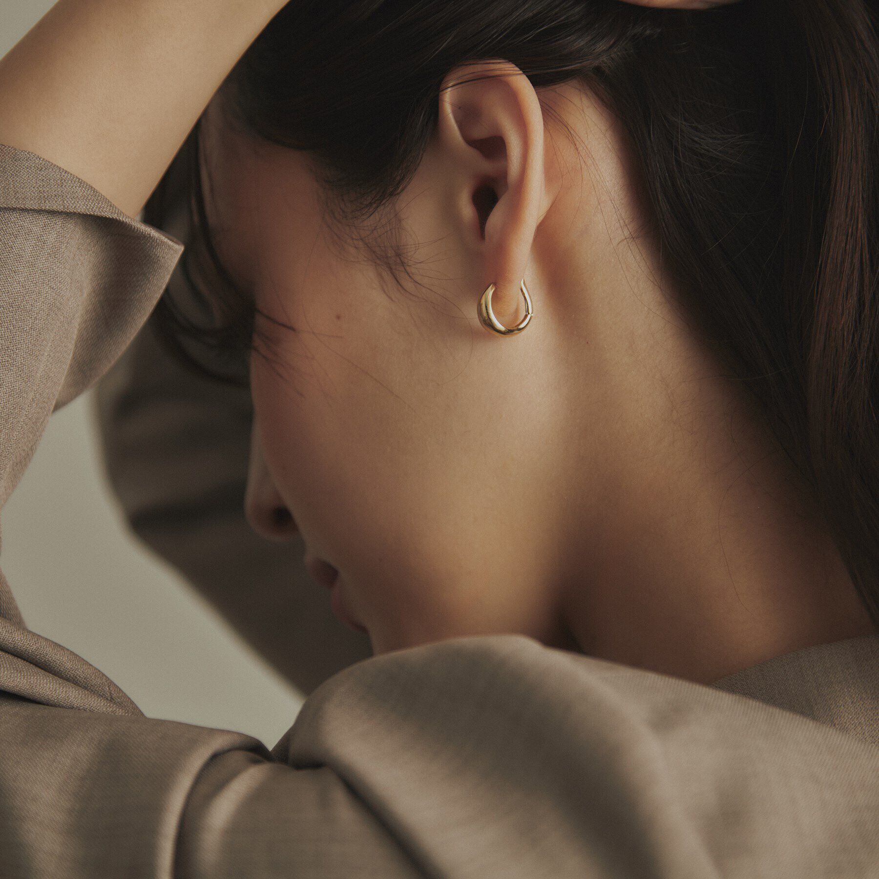 COCOSHNIK「K18ペアシェイプ ワンタッチピアス大」|ピアス|