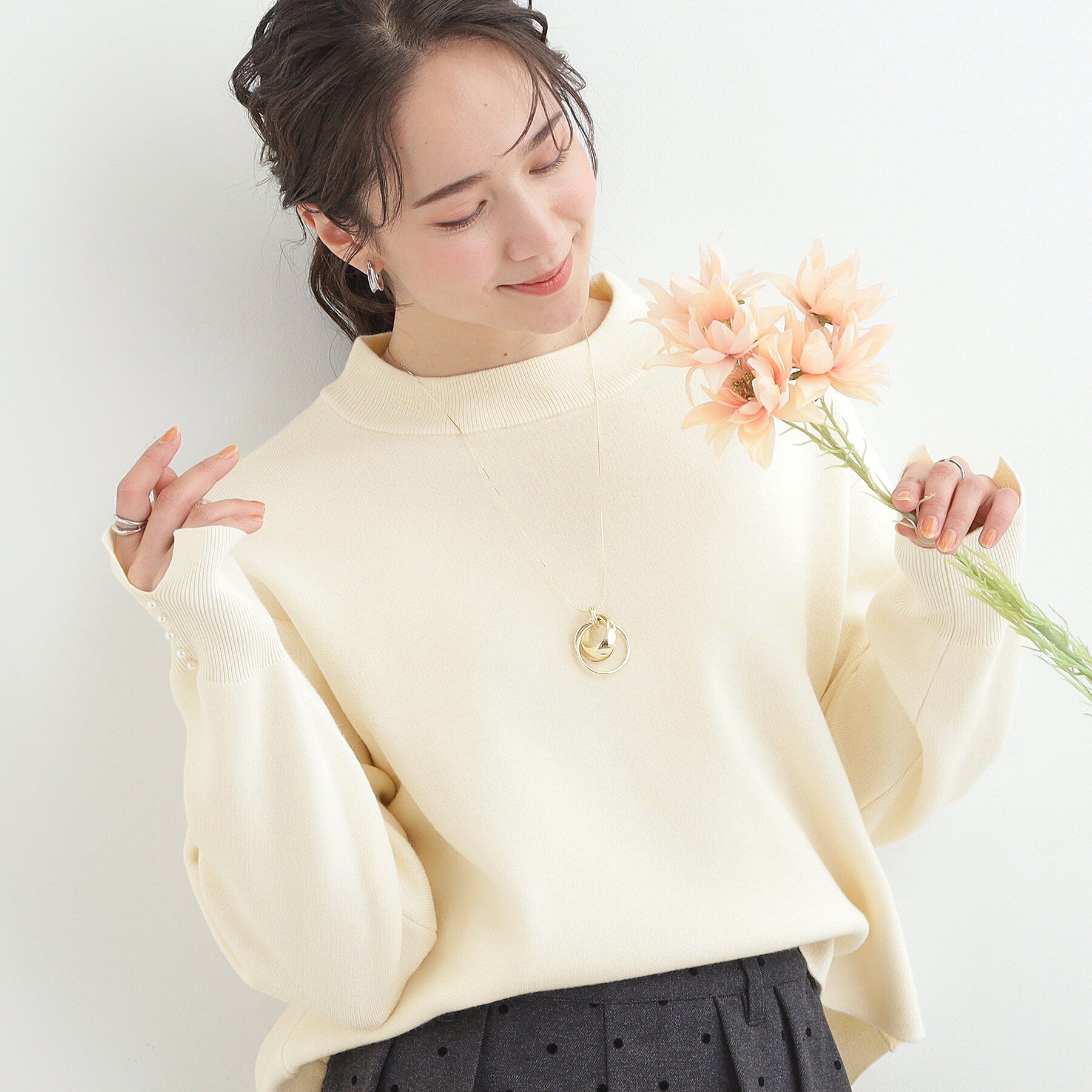 SHOO･LA･RUE「【洗濯機可/セットアップ可/S-LL】インせず着られる もちもち裾ラウンドニット」|ニット・セーター|オフホワイト(003