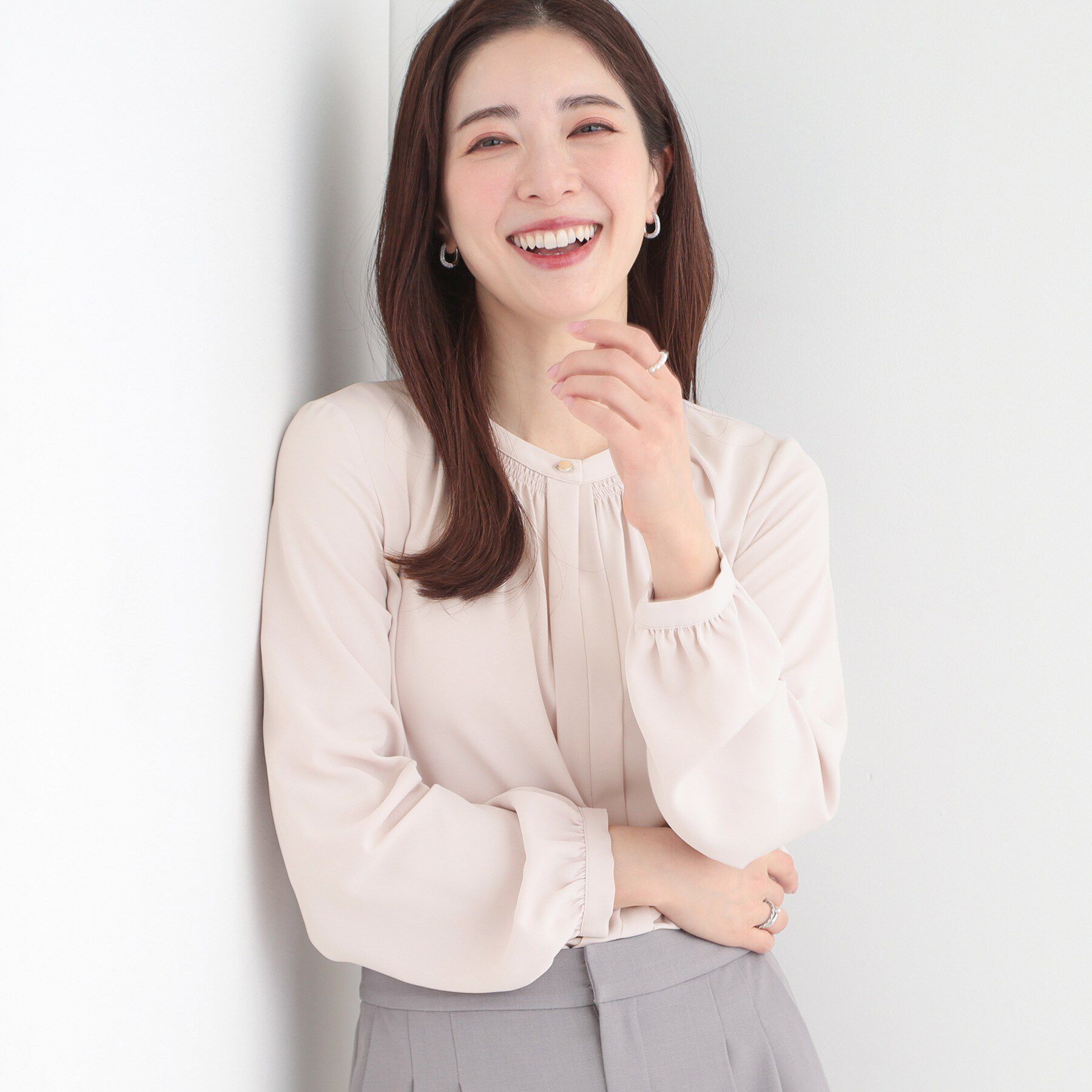 SHOO･LA･RUE「【多機能】メタルボタンがアクセント ふんわりギャザーブラウス」|シャツ・ブラウス|ライトピンク(070