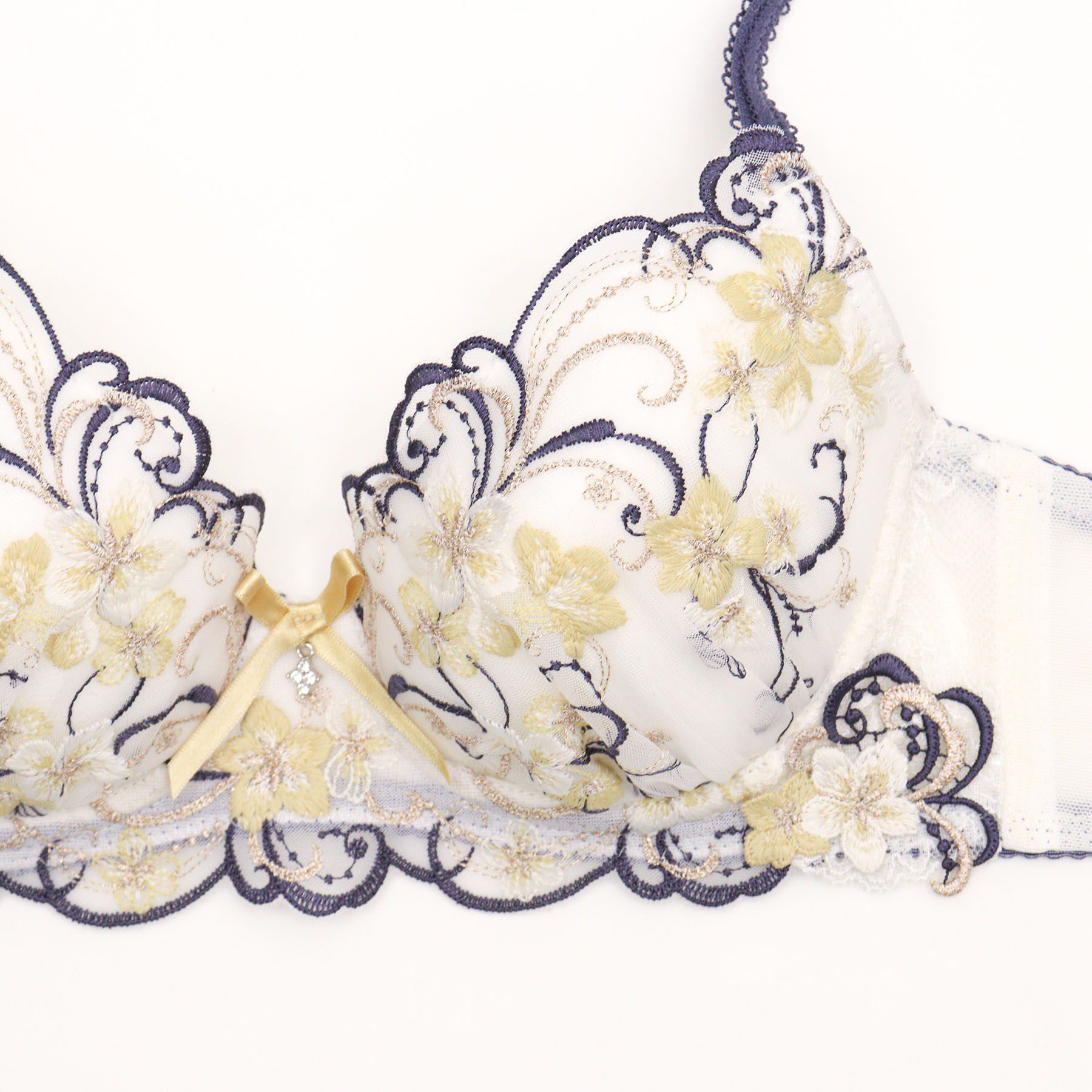 Risa Magli「アイシャ ブラジャー （D-F） ＜サイドシェイプ＞」|インナー|