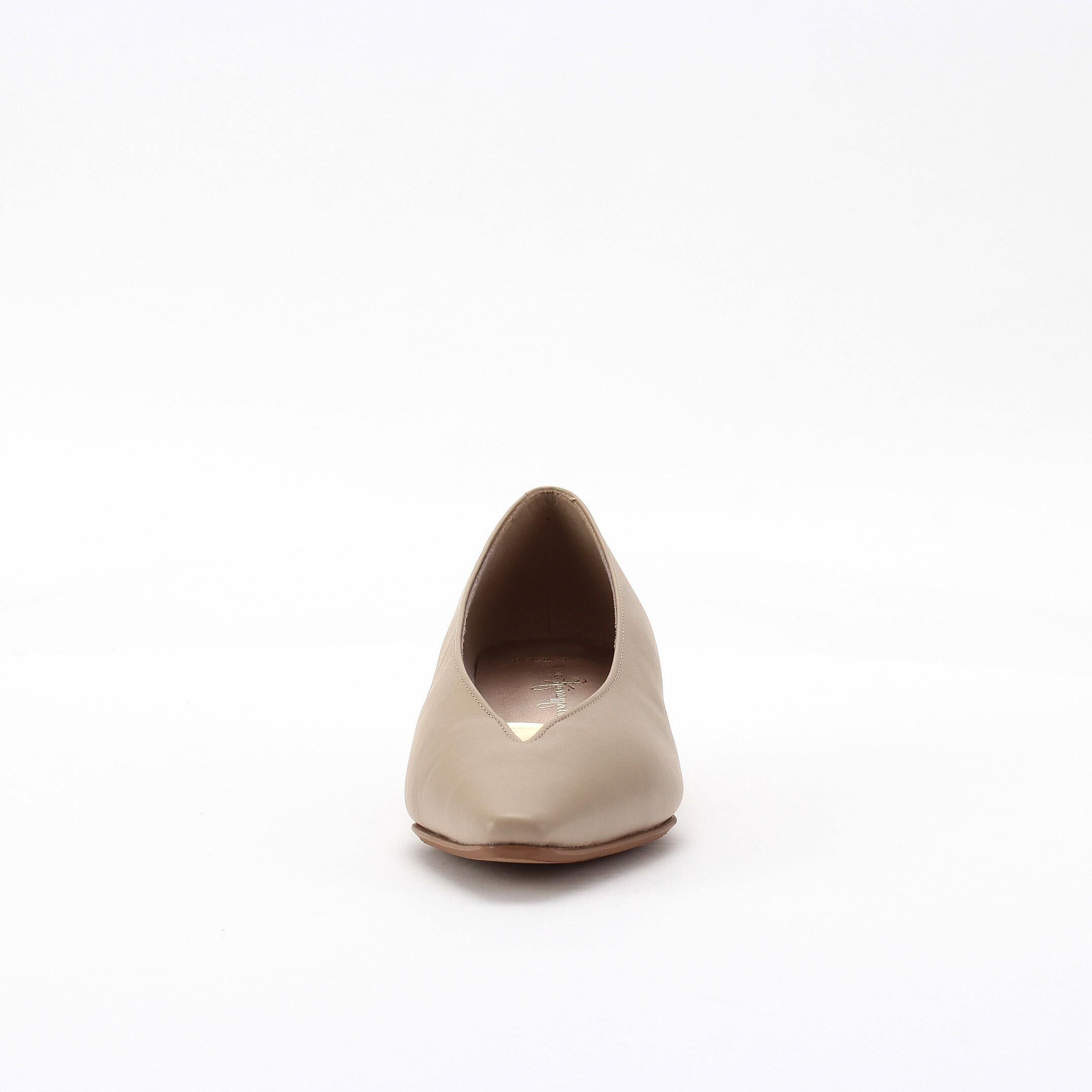 銀座かねまつ「RMJS2606SHPBEG【本革】【防水】【Eウィズ】アクアベルVカットパンプス」|パンプス|