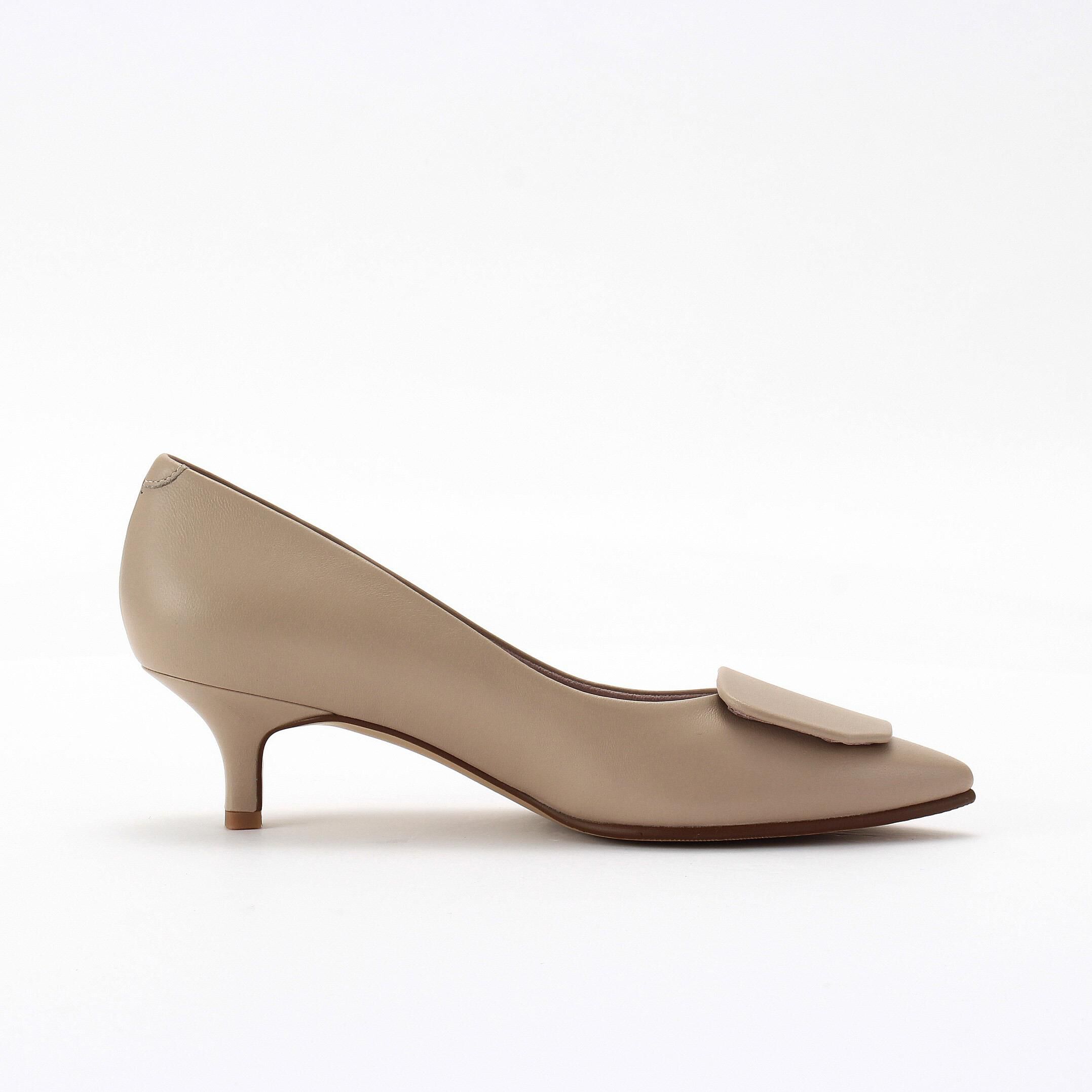 銀座かねまつ「LSBF2612SHPBEG【本革】【Bウィズ】アクアベルスレンダーパンプス」|パンプス|