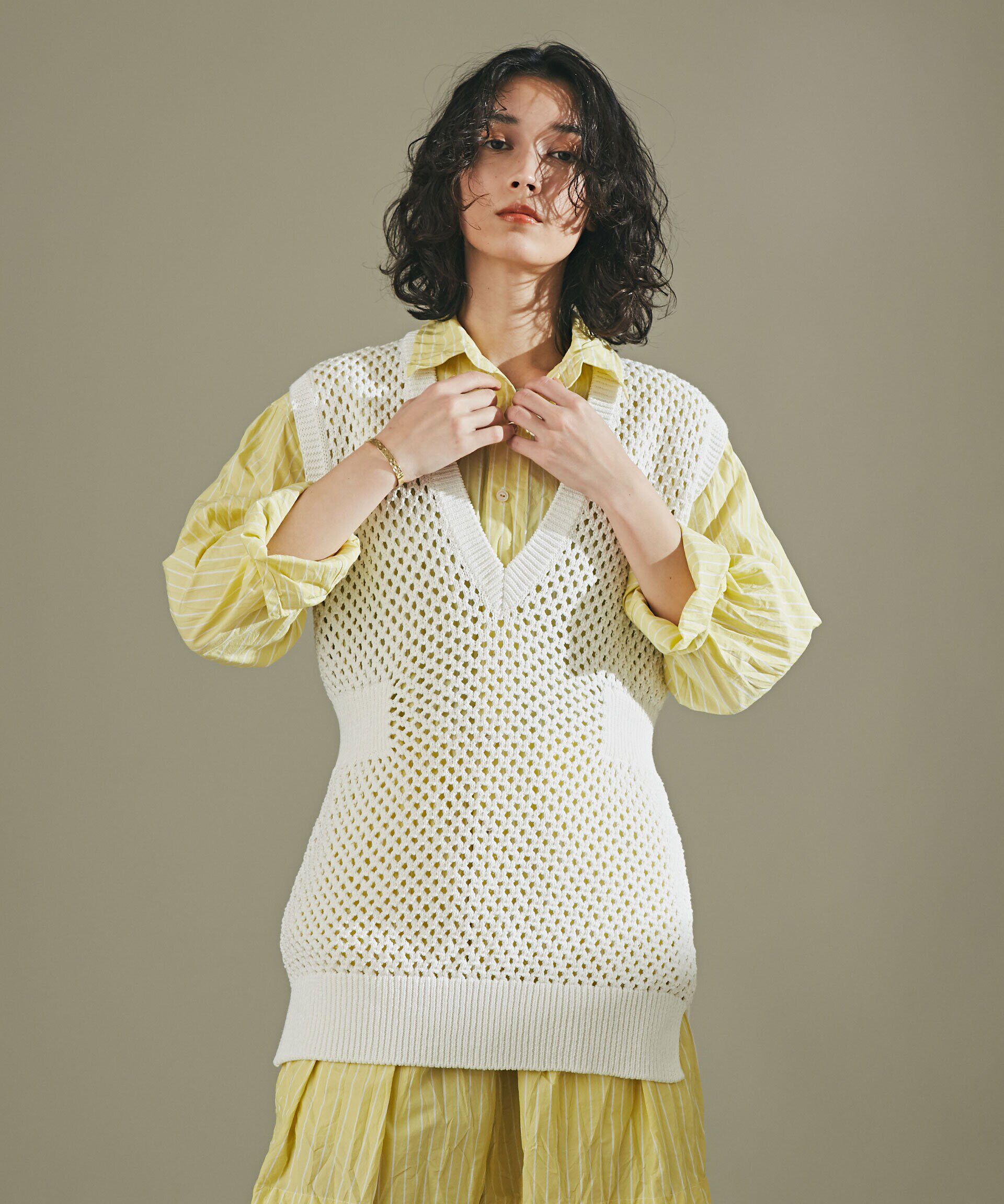 nano･universe「アイレット柄コットンＶネックジレ」|ニット・セーター|