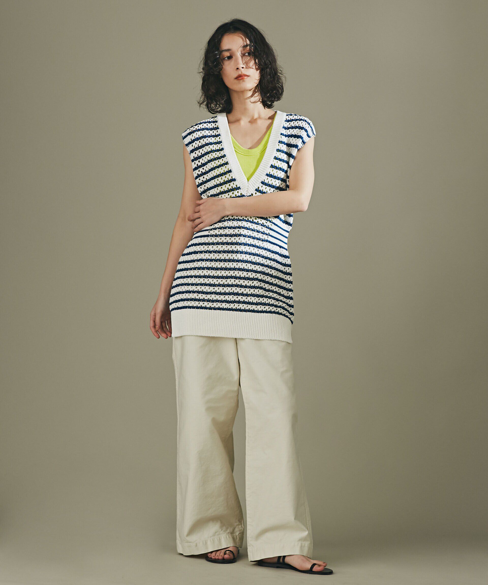 nano･universe「アイレット柄コットンＶネックジレ」|ニット・セーター|