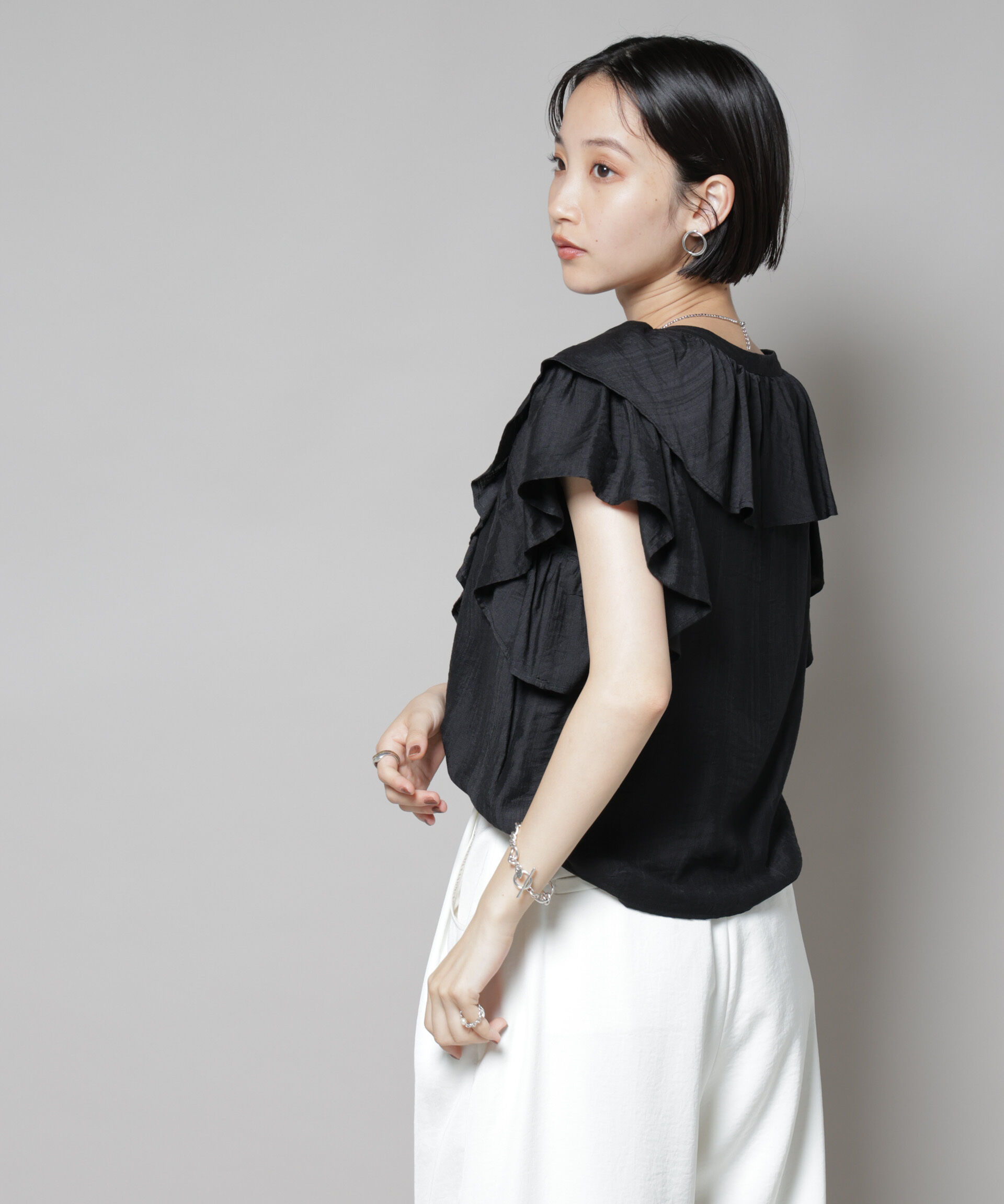 nano･universe「フリルディティールフロントレースアップブラウス」|シャツ・ブラウス|