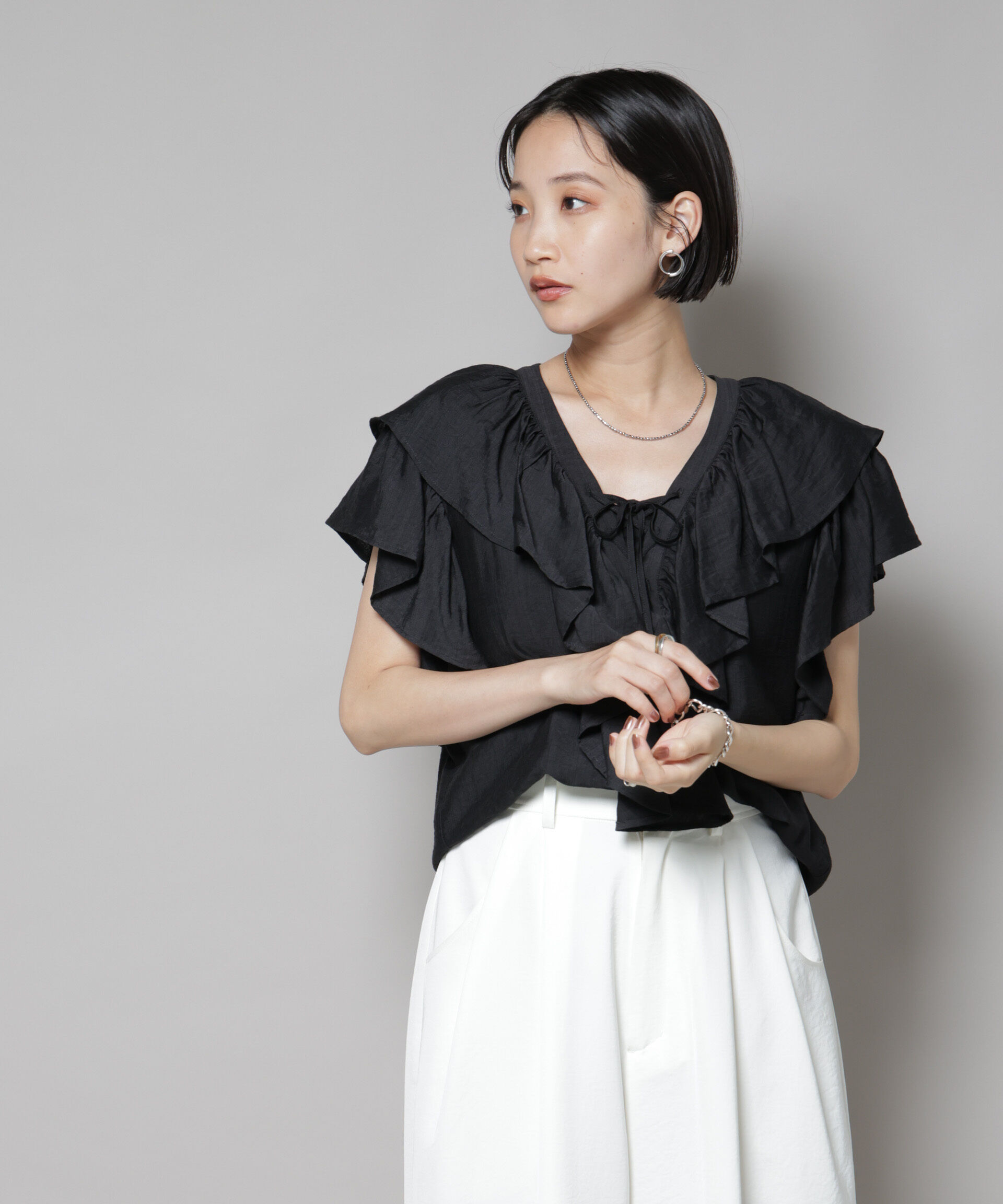 nano･universe「フリルディティールフロントレースアップブラウス」|シャツ・ブラウス|